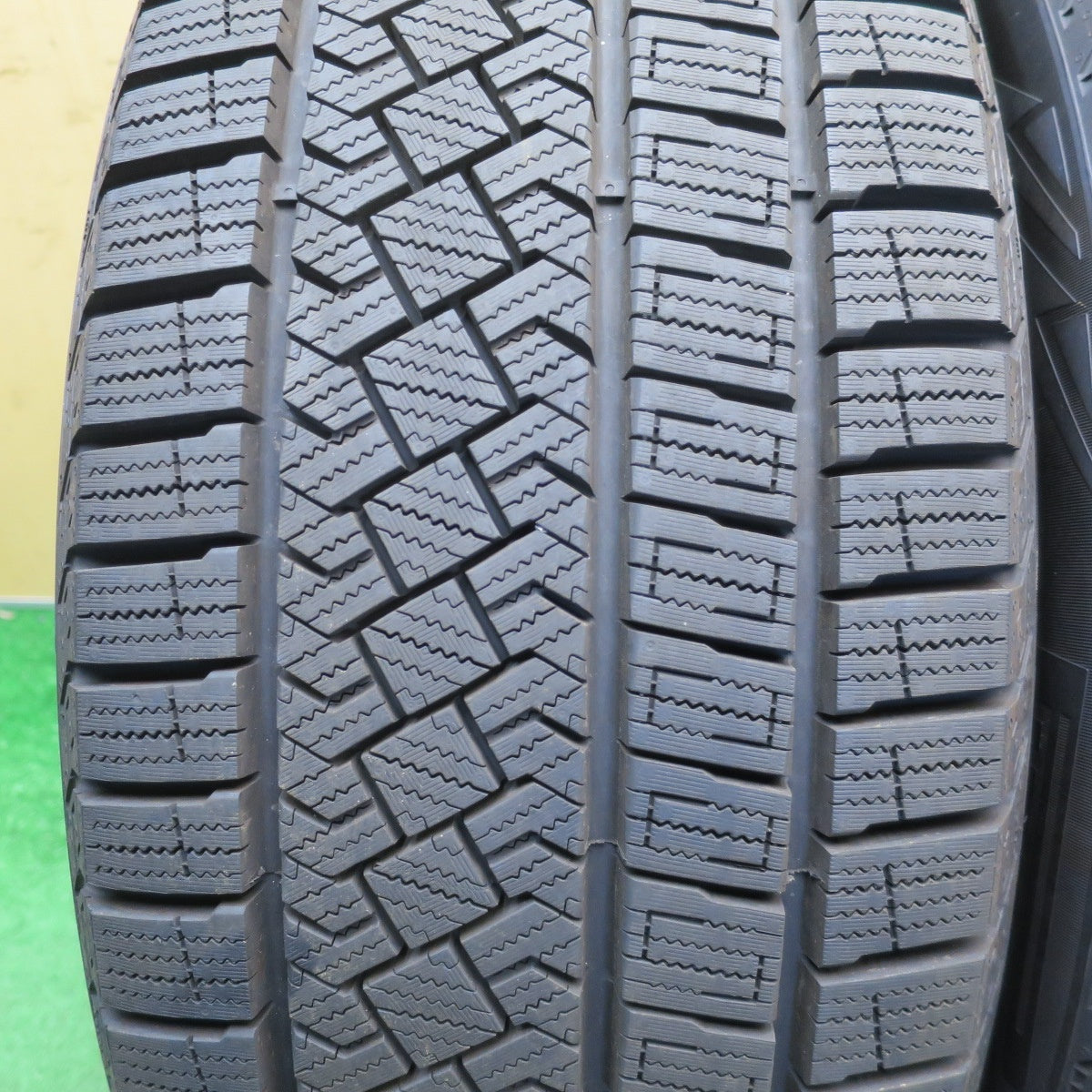 ほぼ未使用！24年！キレイ★スタッドレス 225/50R18 ピレリ アイスゼロ アシンメトリコ STRANGER ストレンジャー 18インチ PCD114.3/5H★6042102NJス