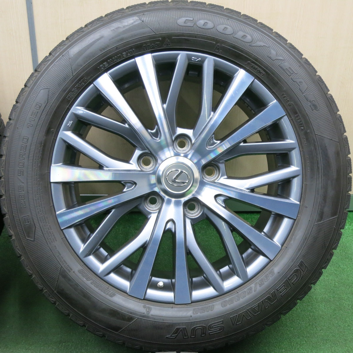 *送料無料* センサー付！バリ溝！綺麗！9.5分★レクサス LX570 純正 285/50R20 スタッドレス グッドイヤー アイスナビ SUV PCD150/5H★4041008TNス