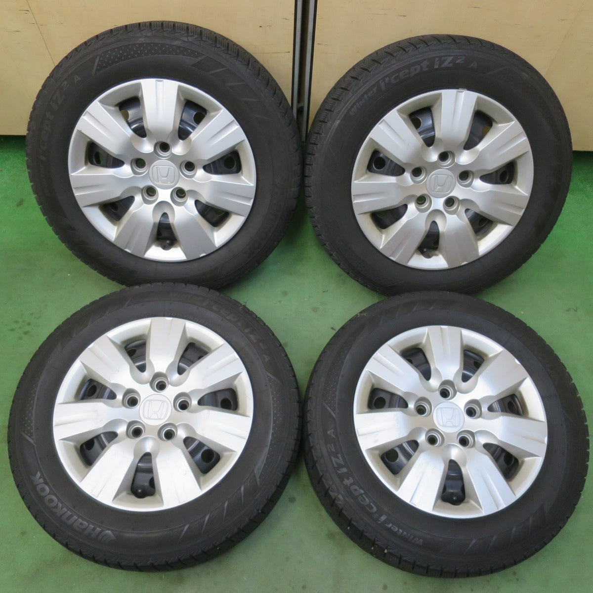 4本価格★ホンダ ステップワゴン 純正 スチール 195/65R15 スタッドレス ハンコック ウインター アイセプト IZ2A 15インチ PCD114.3/5H★6021012イス