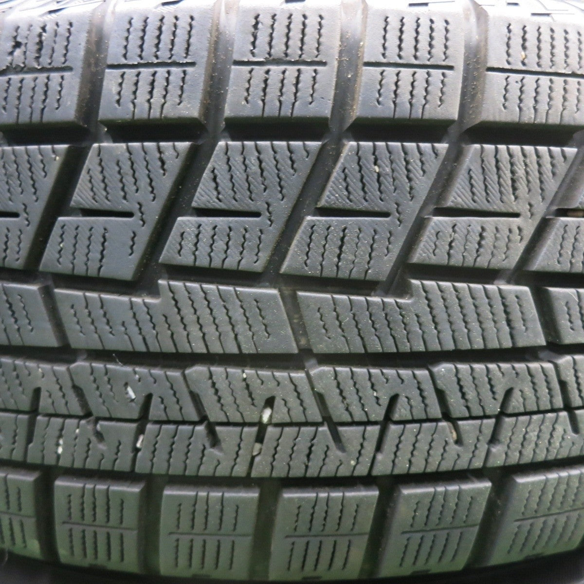 バリ溝！23年！キレイ！9.5分★スタッドレス 195/60R16 ヨコハマ アイスガード iG60 MiLLOUS ミルアス 16インチ PCD114.3/5H★4123105HAス