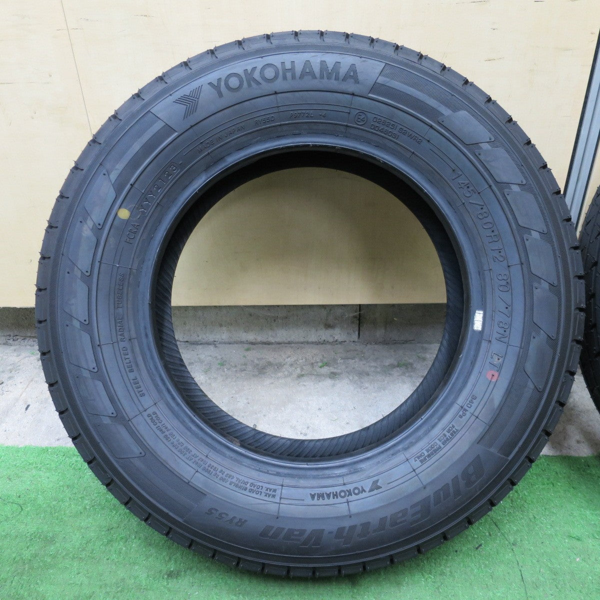 新車外し！23年★145/80R12 80/78N ヨコハマ BluEarth-Van RY55 ブルーアース タイヤ 12インチ 軽トラ 軽バン エブリィ キャリィ 等★6042903NGノタ