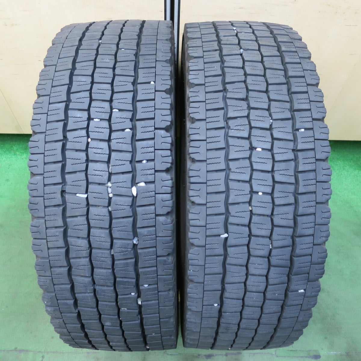 2本価格！24年★トラック タイヤ 245/70R19.5 136/134J スタッドレス ダンロップ デクテス SP081 DECTES 19.5インチ★5103116イスタ