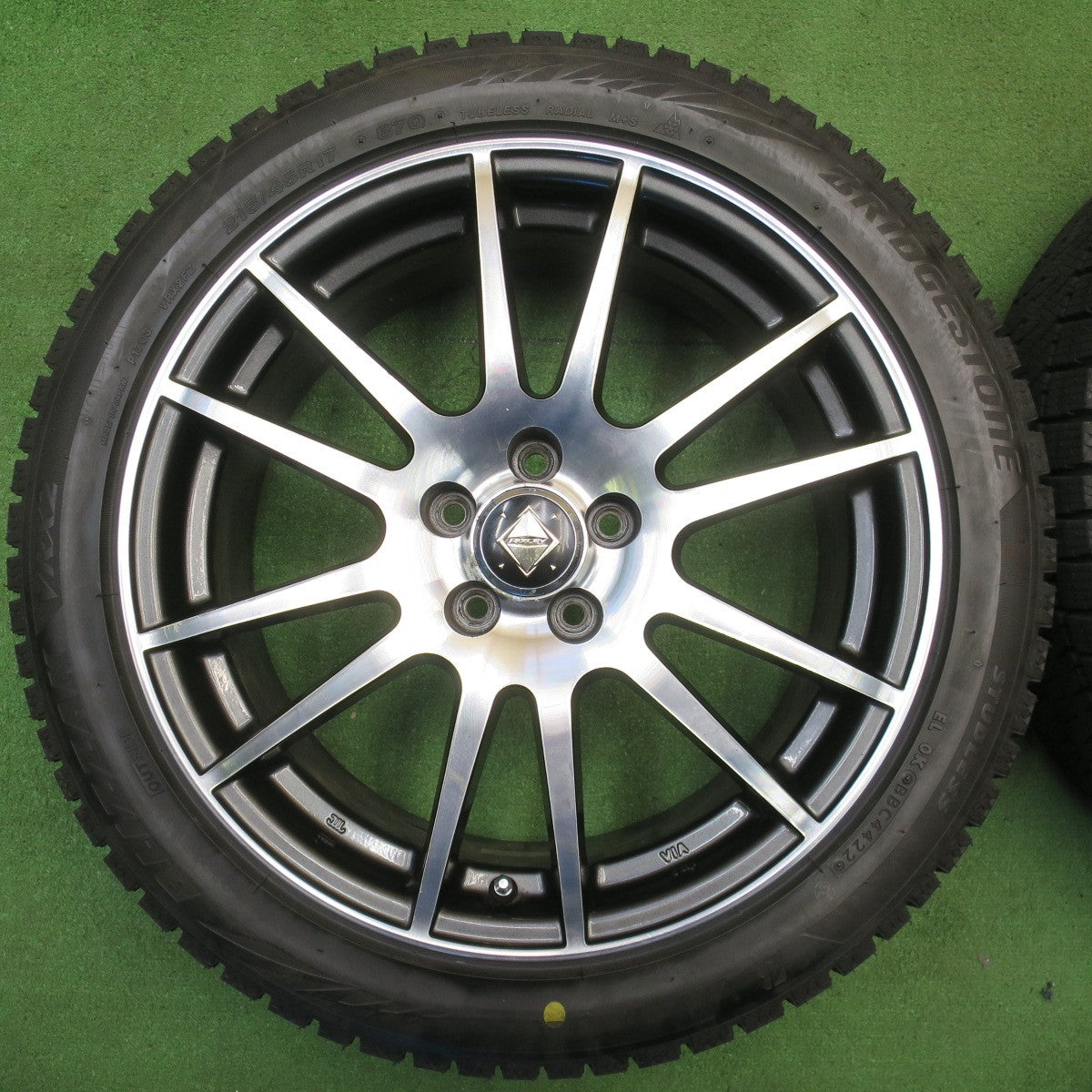 ほぼ未使用！22年★プリウス 等 215/45R17 スタッドレス ブリヂストン ブリザック VRX2 RiZLEY ライツレー 17インチ PCD100/5H★6020503NJス