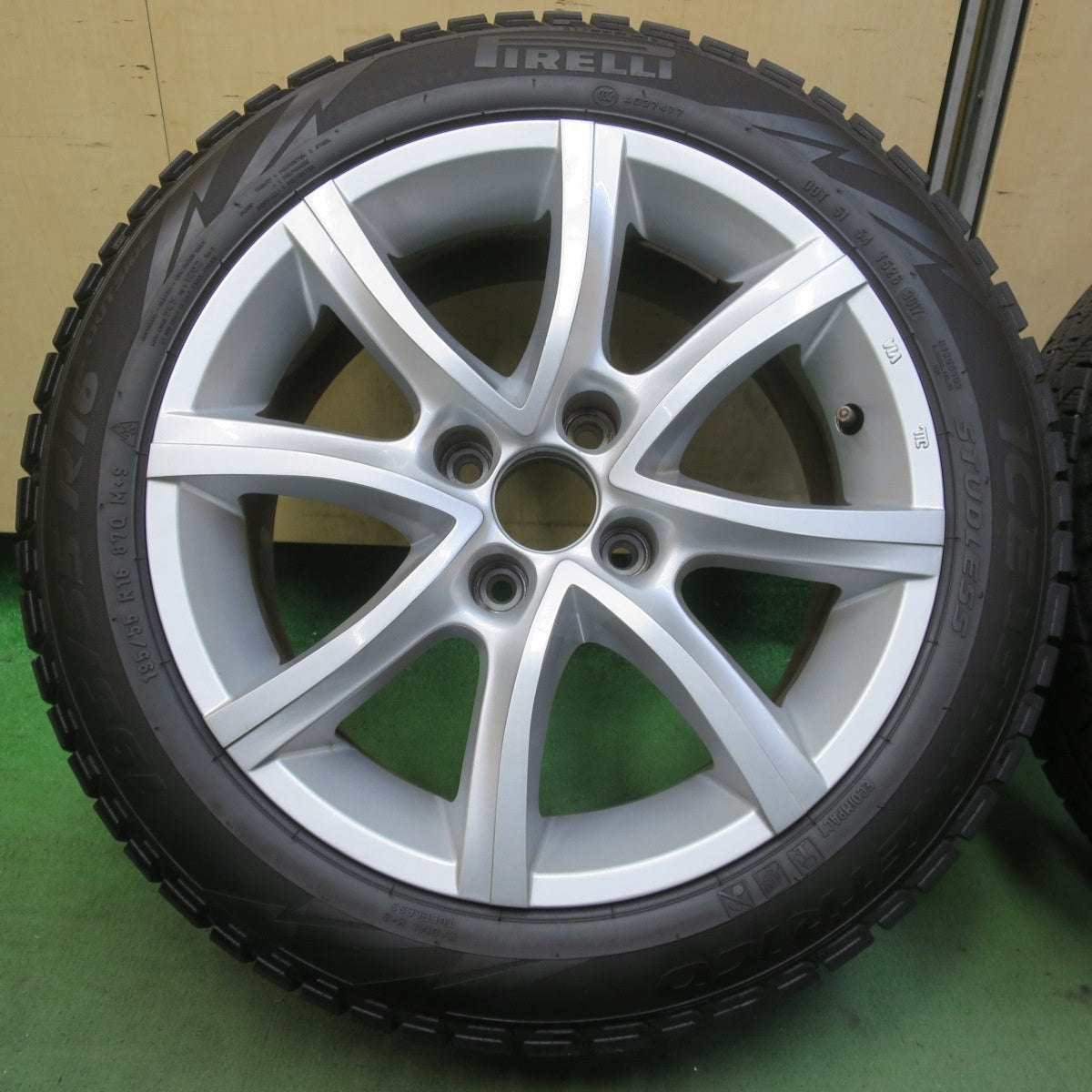 バリ溝！8.5分◎シトロエン プジョー 等 MAK Antibes 195/55R16 スタッドレス ピレリ アイス アシンメトリコ マック アンチバス 16インチ PCD108/4H◎6081704イス