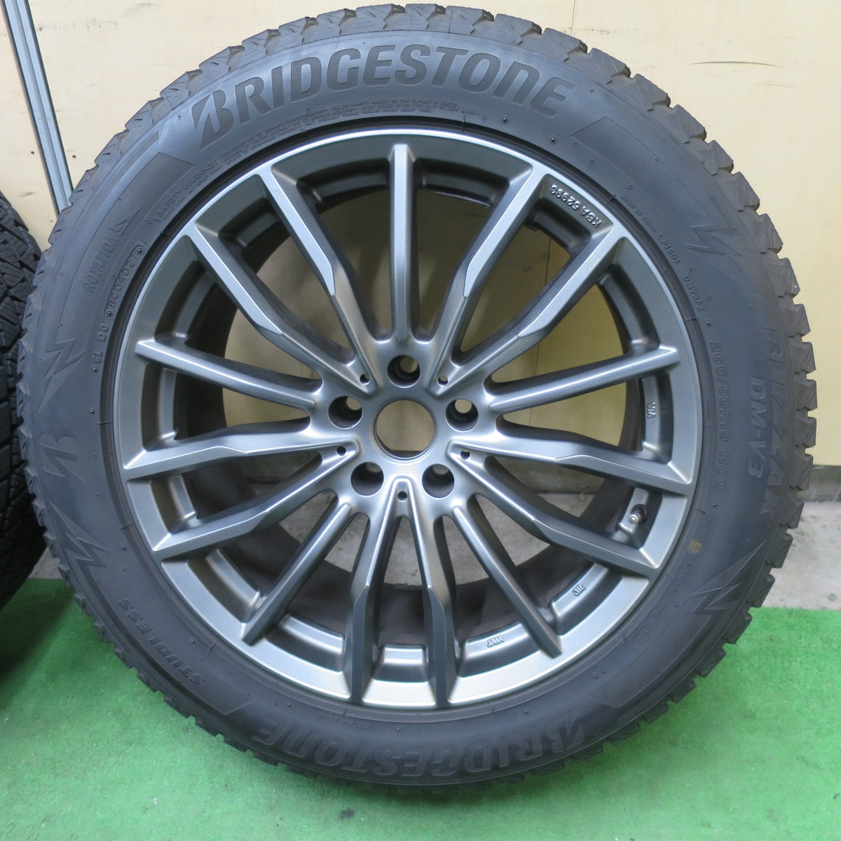 バリ溝！キレイ！9.5分★BMW 等 MAK RAPP 265/50R19 スタッドレス ブリヂストン ブリザック DM-V3 ラップ 19インチ PCD112/5H★6010506ナス