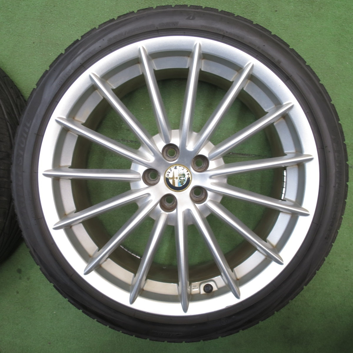 バリ溝！24年！キレイ！9.5分★アルファロメオ GT 純正 225/40R18 ブリヂストン テクノ スポーツ 18インチ PCD98/5H★6052701NJノ