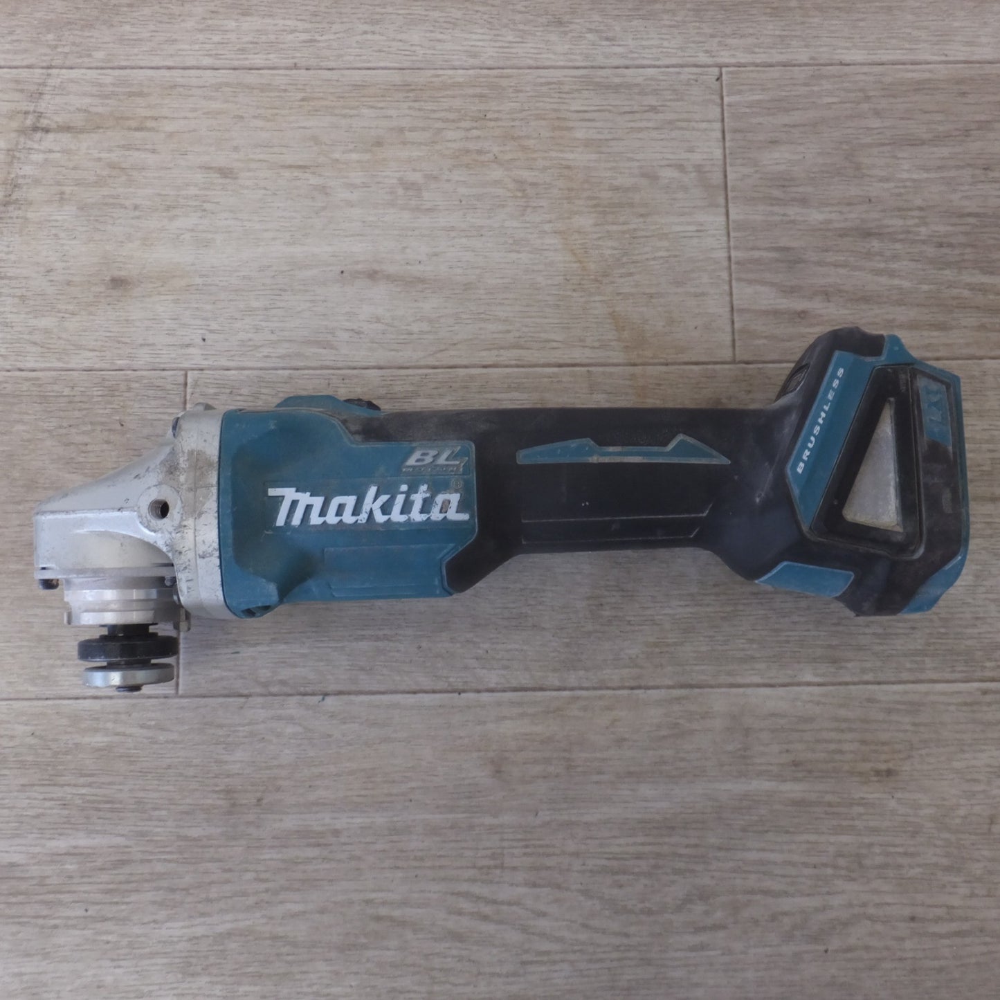 [送料無料] ★マキタ makita 100mm 充電式ディスクグラインダ GA404D 18V 本体のみ★