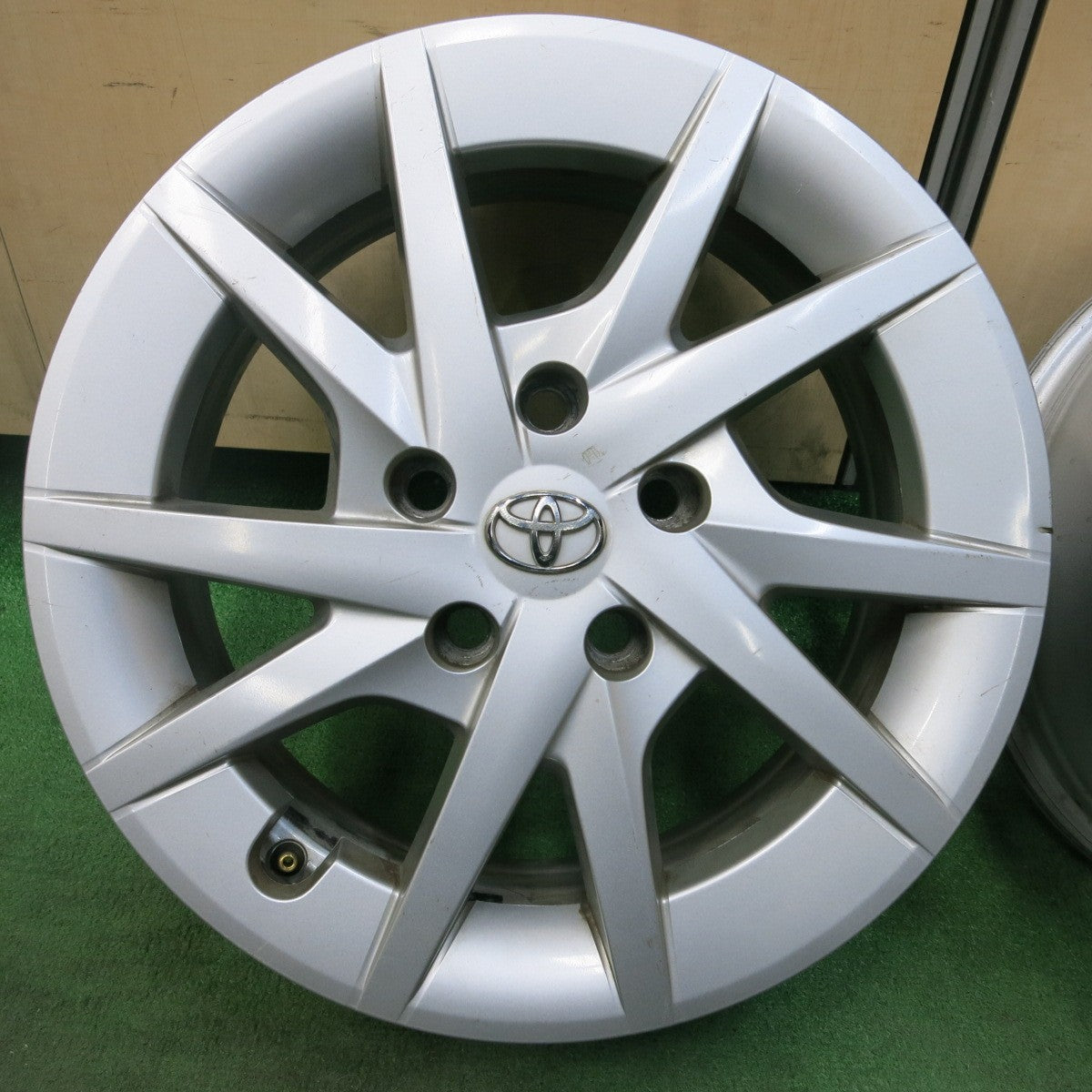[送料無料] 4本価格★トヨタ 40系 プリウスα 純正 ホイール 16インチ 16×6.5J PCD114.3/5H★4110805SYホ