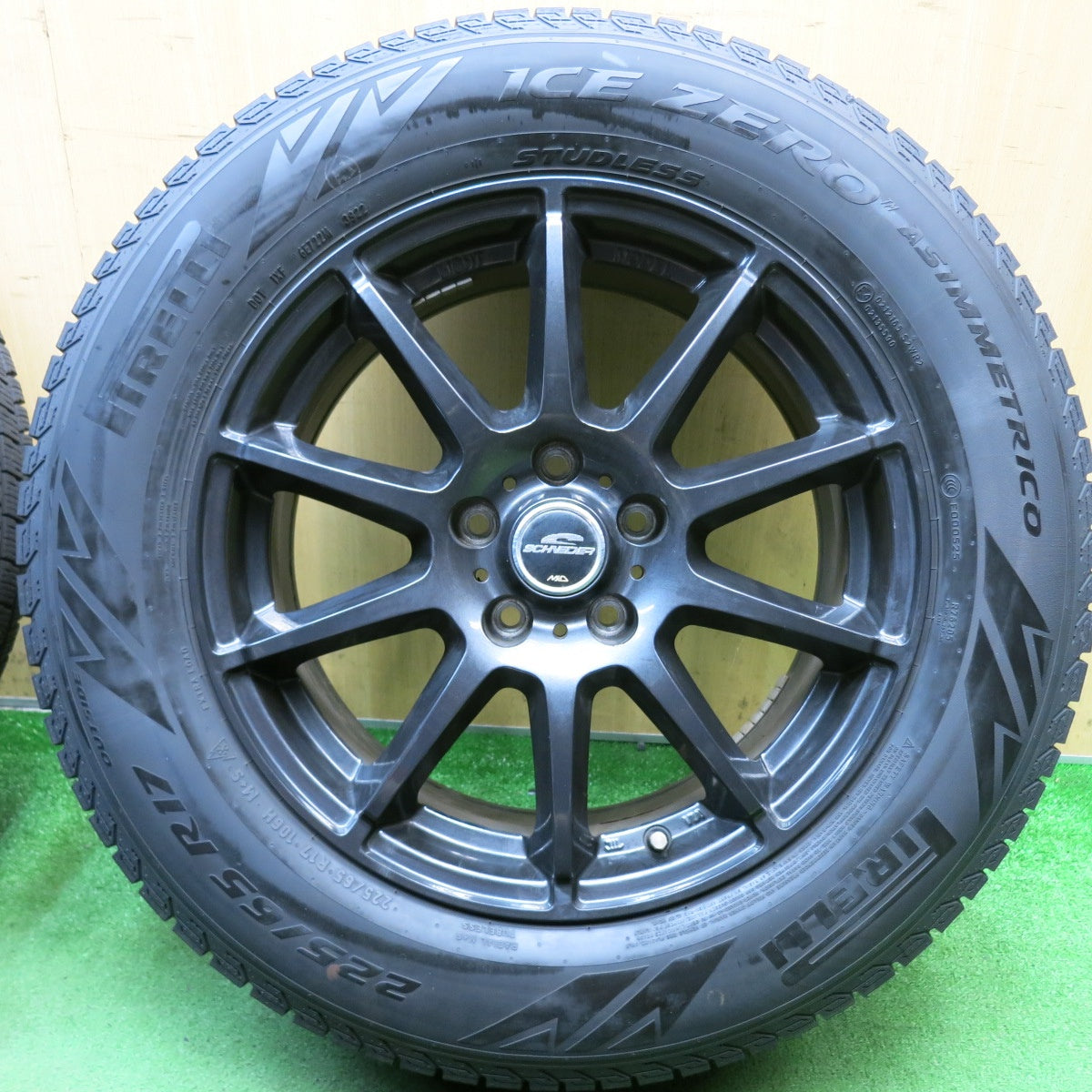 バリ溝！22年！8.5分◎スタッドレス 225/65R17 ピレリ アイスゼロ アシンメトリコ SCHNEIDER MiD シュナイダー 17インチ PCD114.3/5H◎6071809HAス