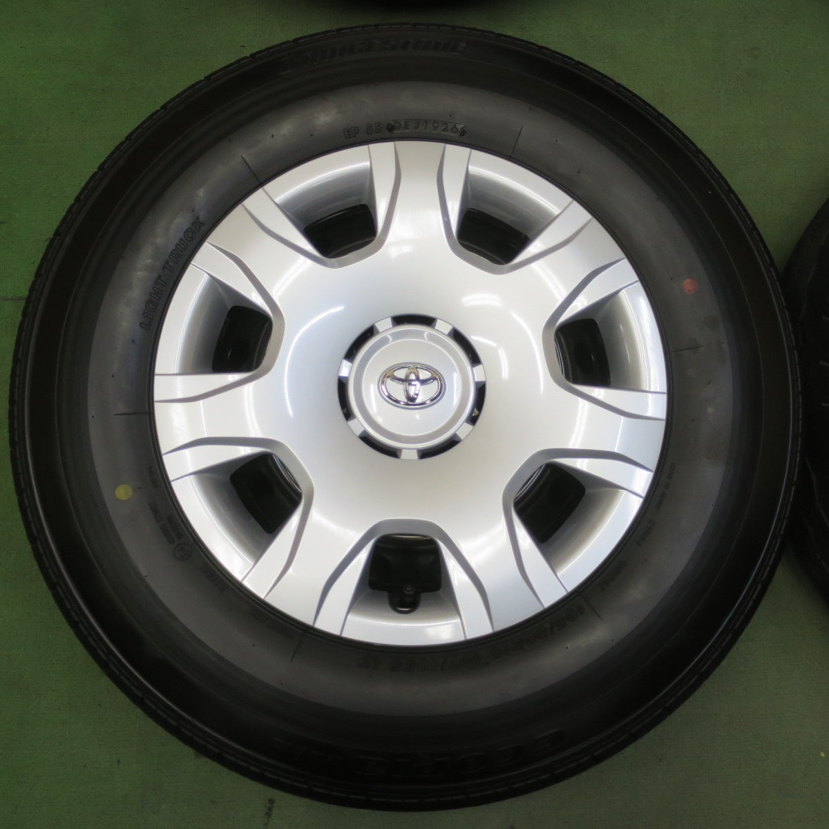 新車外し！26年◎トヨタ 200系 ハイエース 純正 スチール 195/80R15 107/105S ブリヂストン エコピア RD613 15インチ PCD139.7/6H◎6081107IMノ
