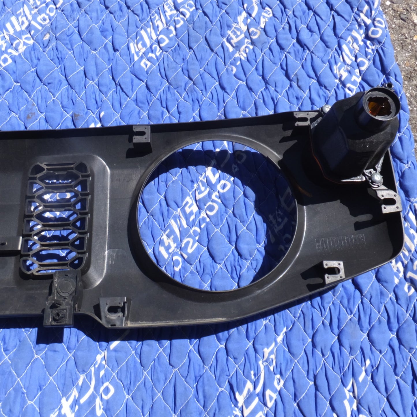 [送料無料] 岐阜発 新車外し★スズキ SUZUKI 純正 ジムニー JB64W JB74W フロントグリル 72111-78R0 ライト 付(2)★