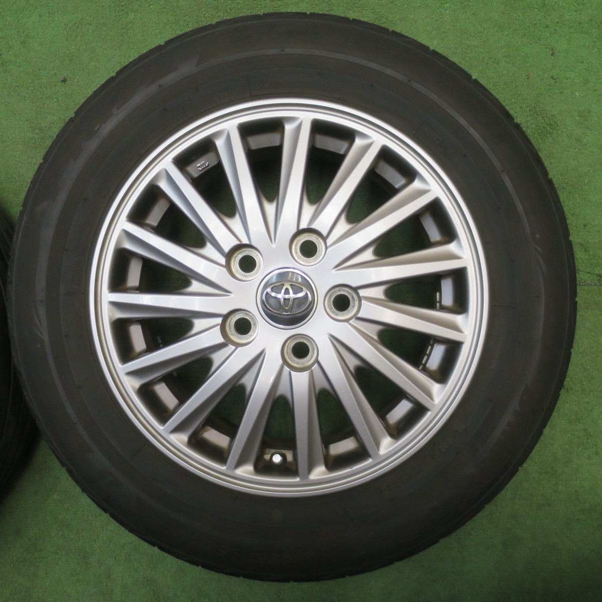 4本価格！24年◎トヨタ 80系 ノア ヴォクシー 純正 195/65R15 ブリヂストン プレイズ PX-RV2 15インチ PCD114.3/5H◎6061707NJノ