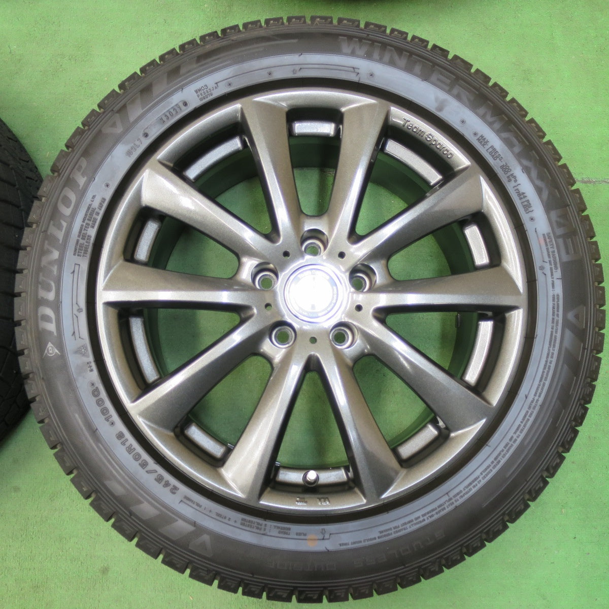 [送料無料] バリ溝！21年！キレイ！9.5分以上★BMW 等 Team Sparco 245/50R18 スタッドレス ダンロップ ウインターマックス03 18インチ PCD120/5H★5013106イス
