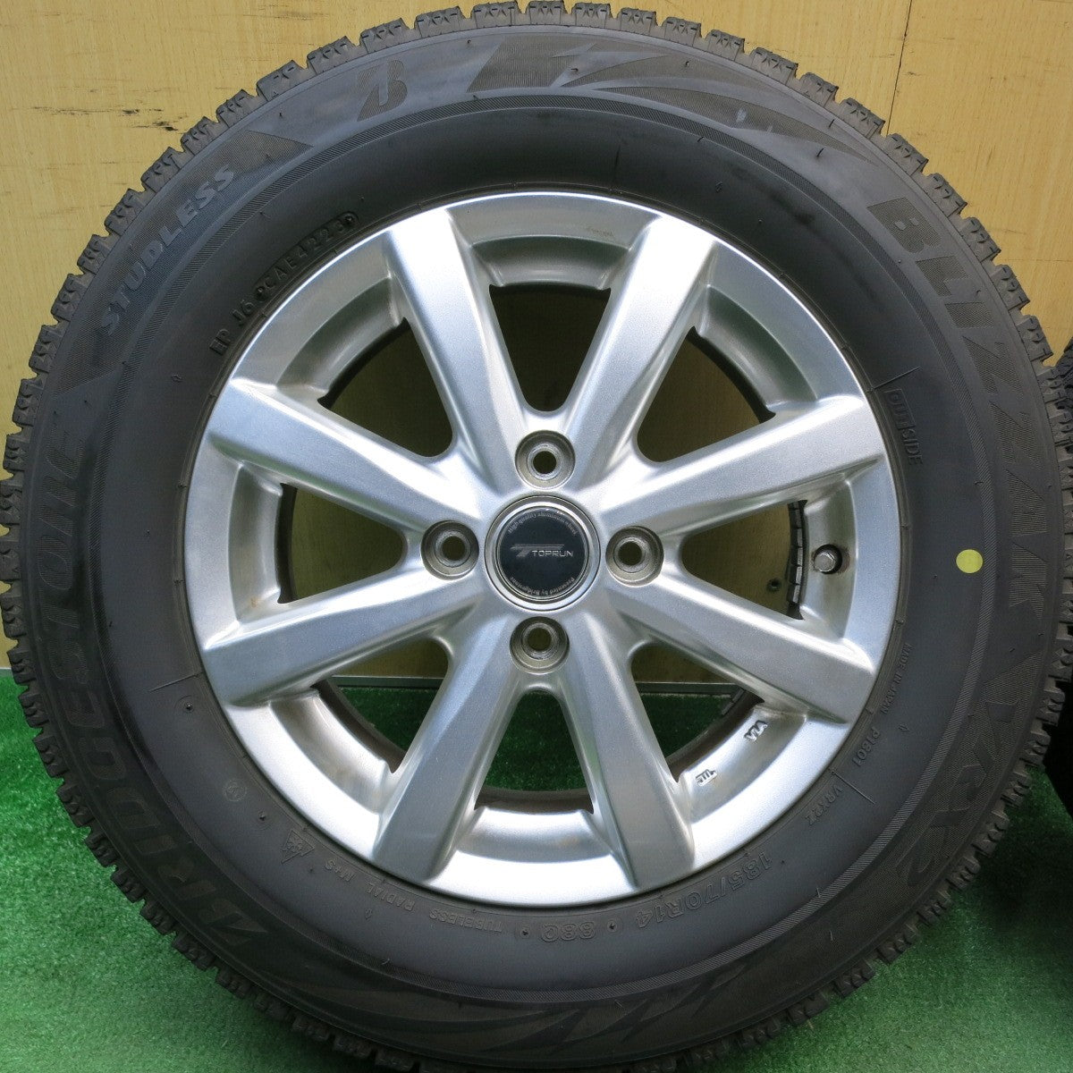 バリ溝！23年！9分★スタッドレス 185/70R14 ブリヂストン ブリザック VRX2 TOPRUN トップラン 14インチ PCD100/4H★6032804HAス