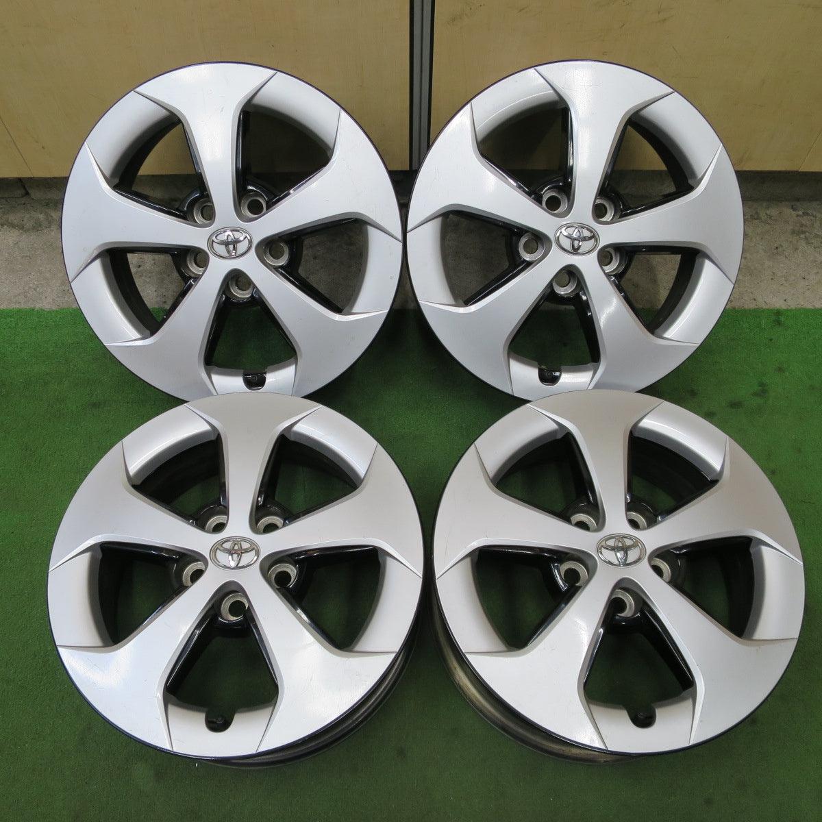 4本価格★トヨタ 30系 プリウス 純正 ホイール 15インチ 15×6J PCD100/5H★6052904NGホ