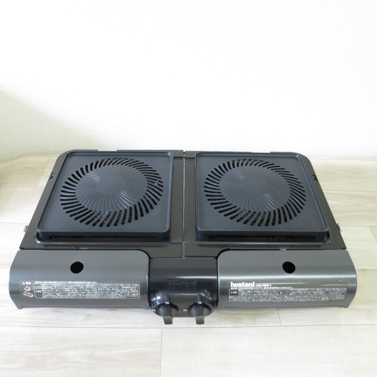 [送料無料] ◇イワタニ テーブル トップ BBQ グリル フラット ツイン グリル CB-TBG-1 カセット コンロ 2バーナー IWATANI キャンプ アウトドア◇