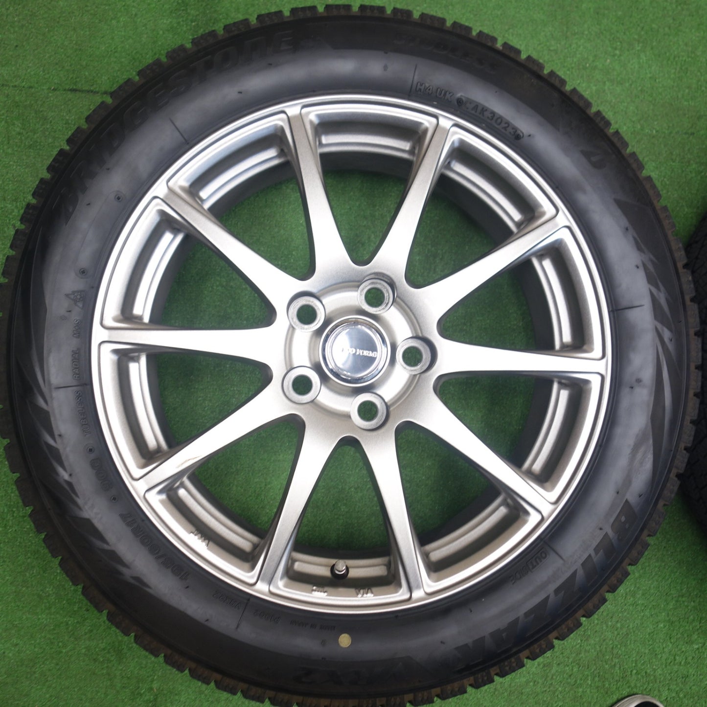 バリ溝！23年！キレイ！9.5分★スタッドレス 195/60R17 ブリヂストン ブリザック VRX2 ECO FORME エコフォルム 17インチ PCD114.3/5H★6031102KTス