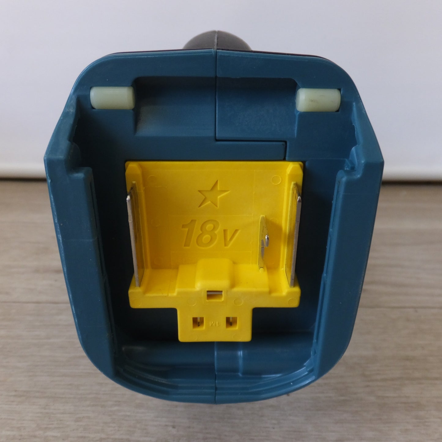 [送料無料] ★マキタ makita 160mm 充電式芝生バリカン MUM604DZ 18V★