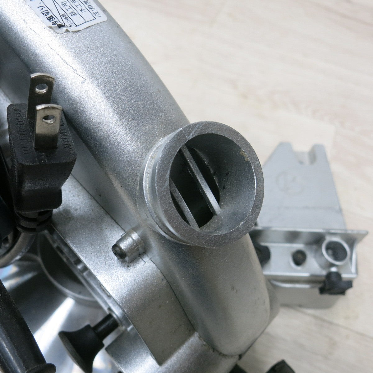 [送料無料] ◆新興 チップソー 切断機 100V 190mm MTC-190 切断機 卓上 丸ノコ 鉄工 木工 電動 工具◆