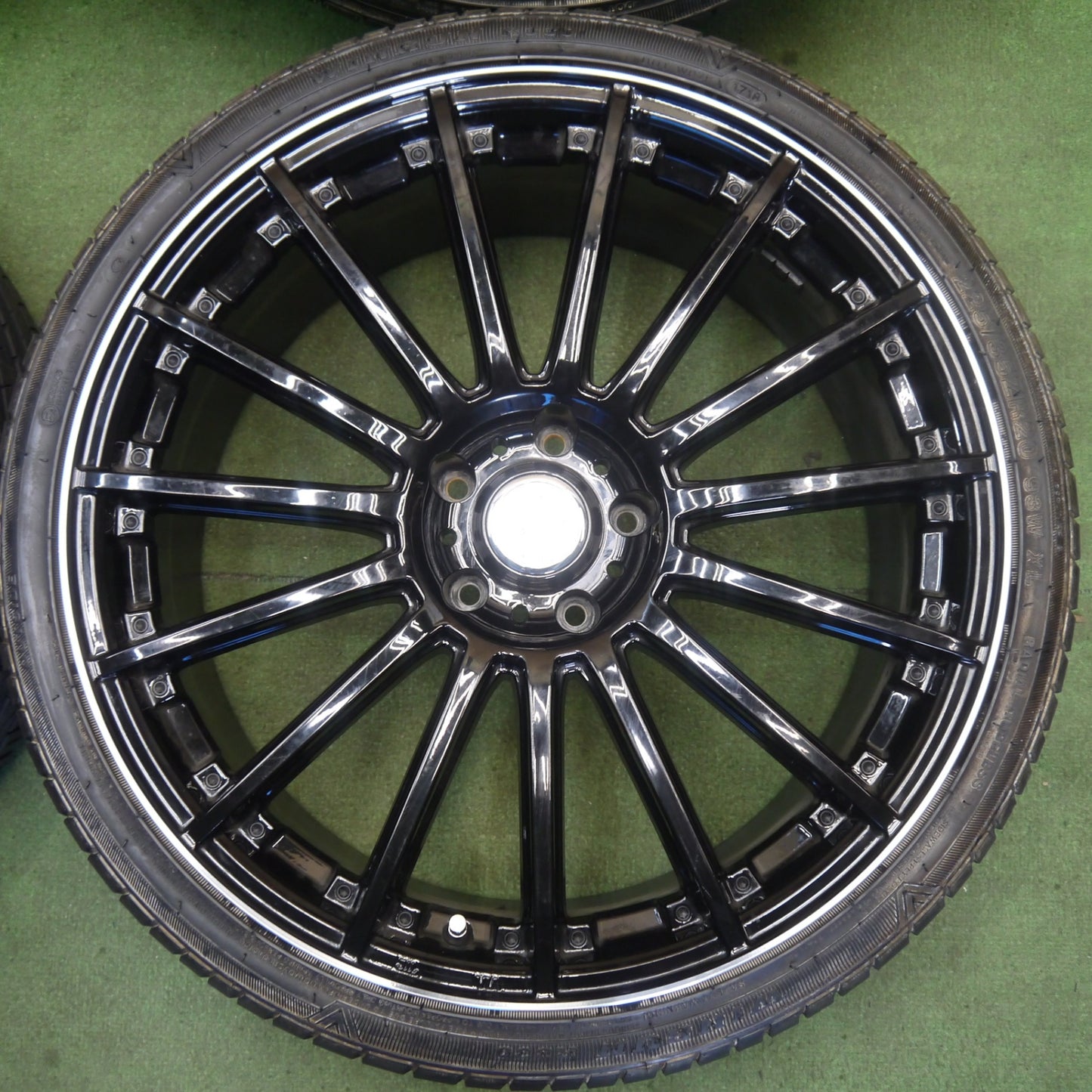 バリ溝！9分★LOXARNY SCHNABEL 225/35R20 ウィンラン R330 ロクサーニ シュナーベル 20インチ PCD114.3/5H★6053104KKノ