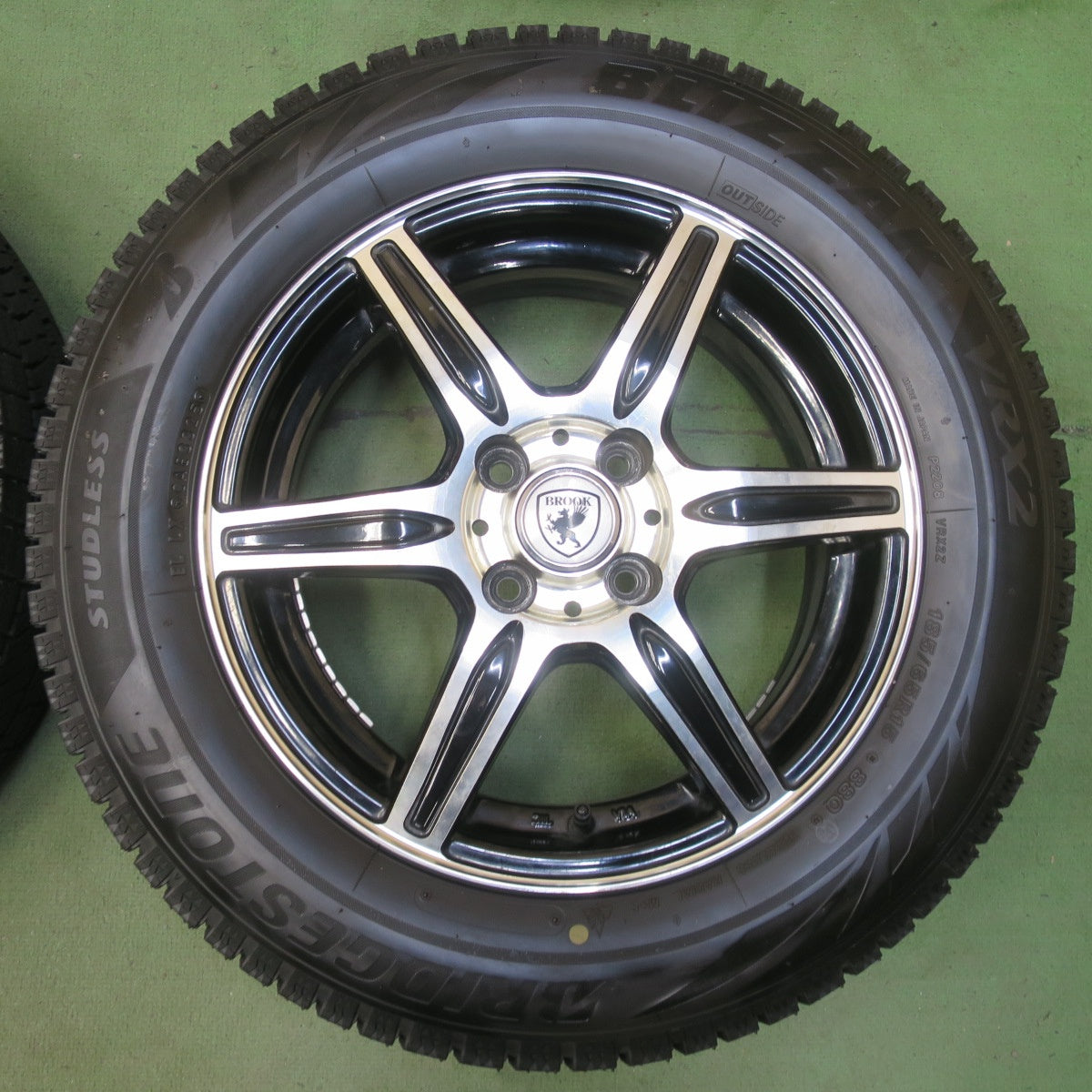 バリ溝！25年！9.5分◎スタッドレス 185/65R15 ブリヂストン ブリザック VRX2 BROOK ブロック 15インチ PCD100/4H◎6070102イス