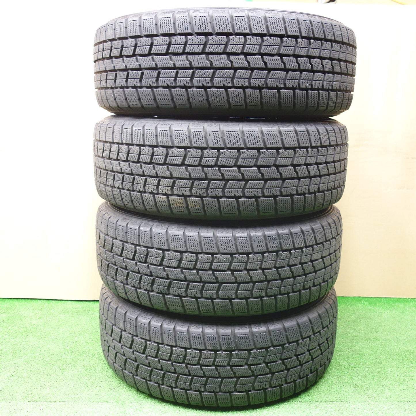 バリ溝！キレイ！9.5分★スタッドレス 205/55R16 グッドイヤー アイスナビ7 ravrion RS01 ラブリオン 16インチ PCD114.3/5H★5121301KTス