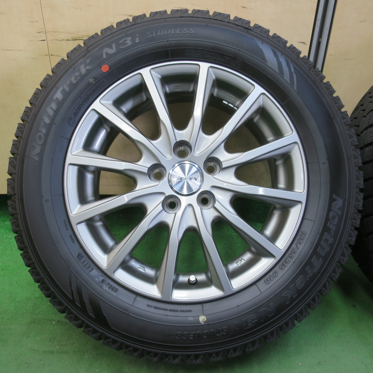 超バリ溝！21年！キレイ！ほぼ10分★プリウス 等 195/65R15 スタッドレス オートバックス ノーストレック N3i LEBEN レーベン 15インチ PCD100/5H★5053001イス