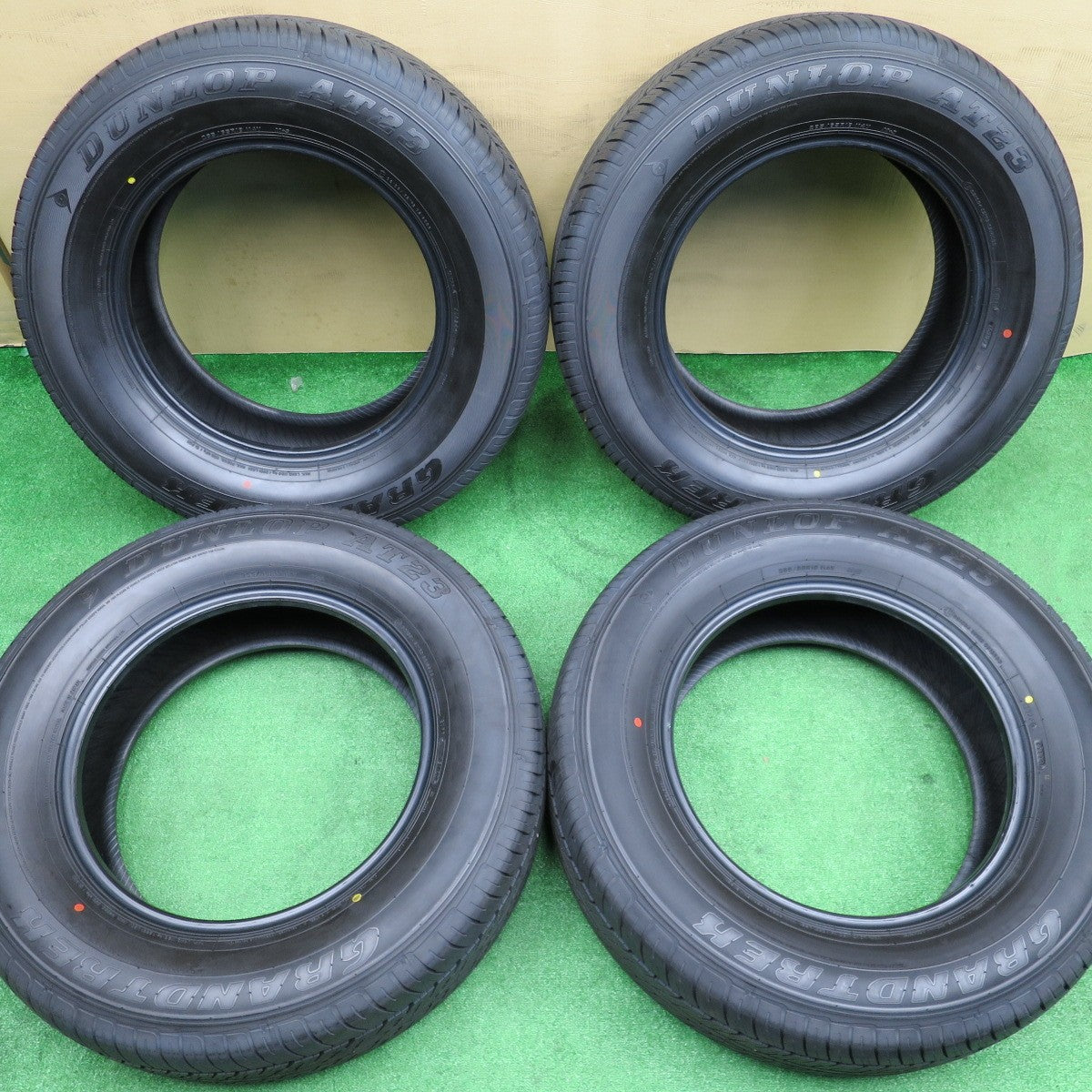 新車外し！24年★265/65R18 ダンロップ グラントレック AT23 タイヤ 18インチ ランクル 250 VX プラド 等★6011002NKノタ