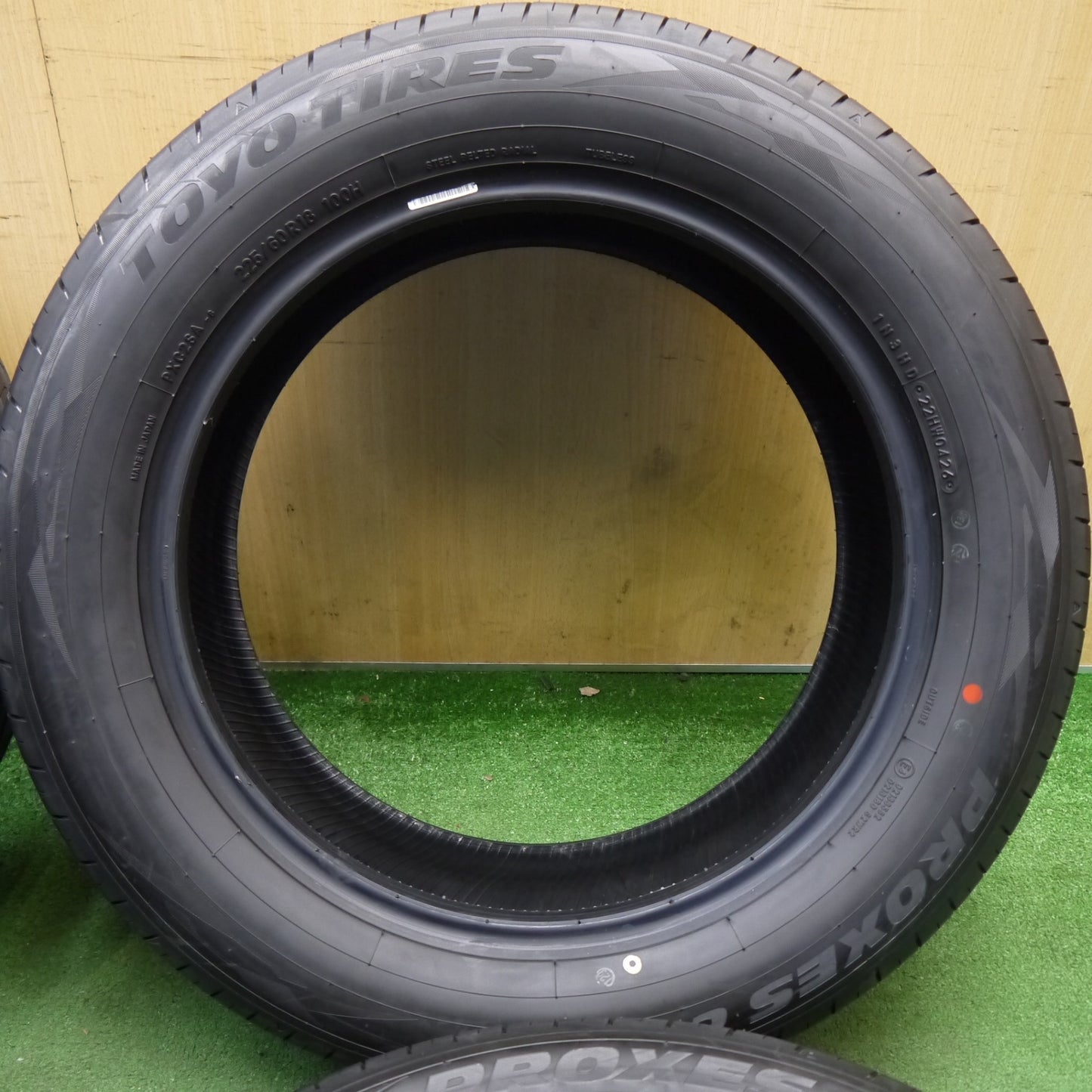 新車外し！26年★225/60R18 トーヨー プロクセス Comfort コンフォート タイヤ 18インチ 40系 アルファード ハリアー CX-5 RAV4 等★6070103KKノタ