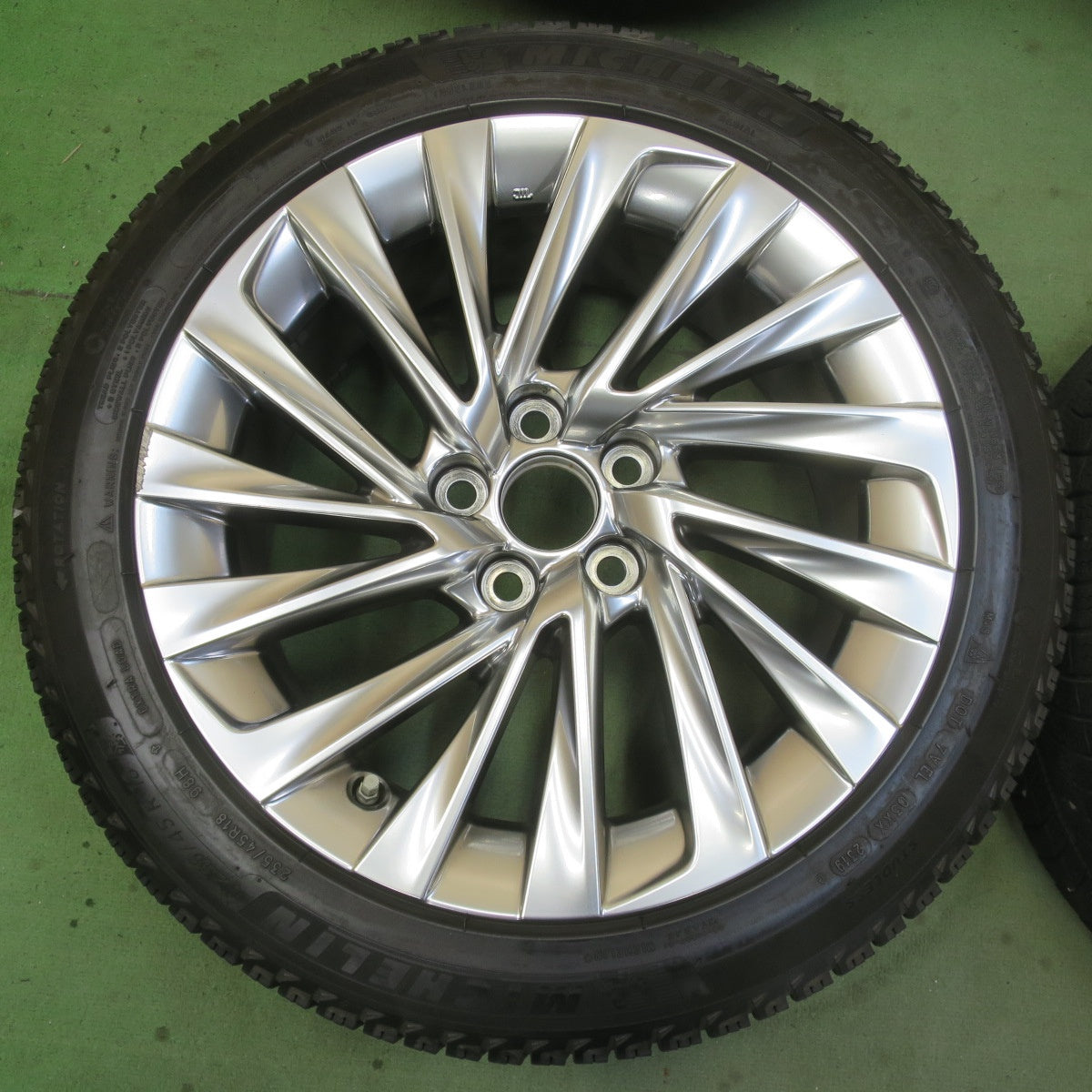 センサー付！キレイ★レクサス ES バージョンL 純正 235/45R18 スタッドレス ミシュラン X-ICE3+ 18インチ PCD114.3/5H★6052707イス