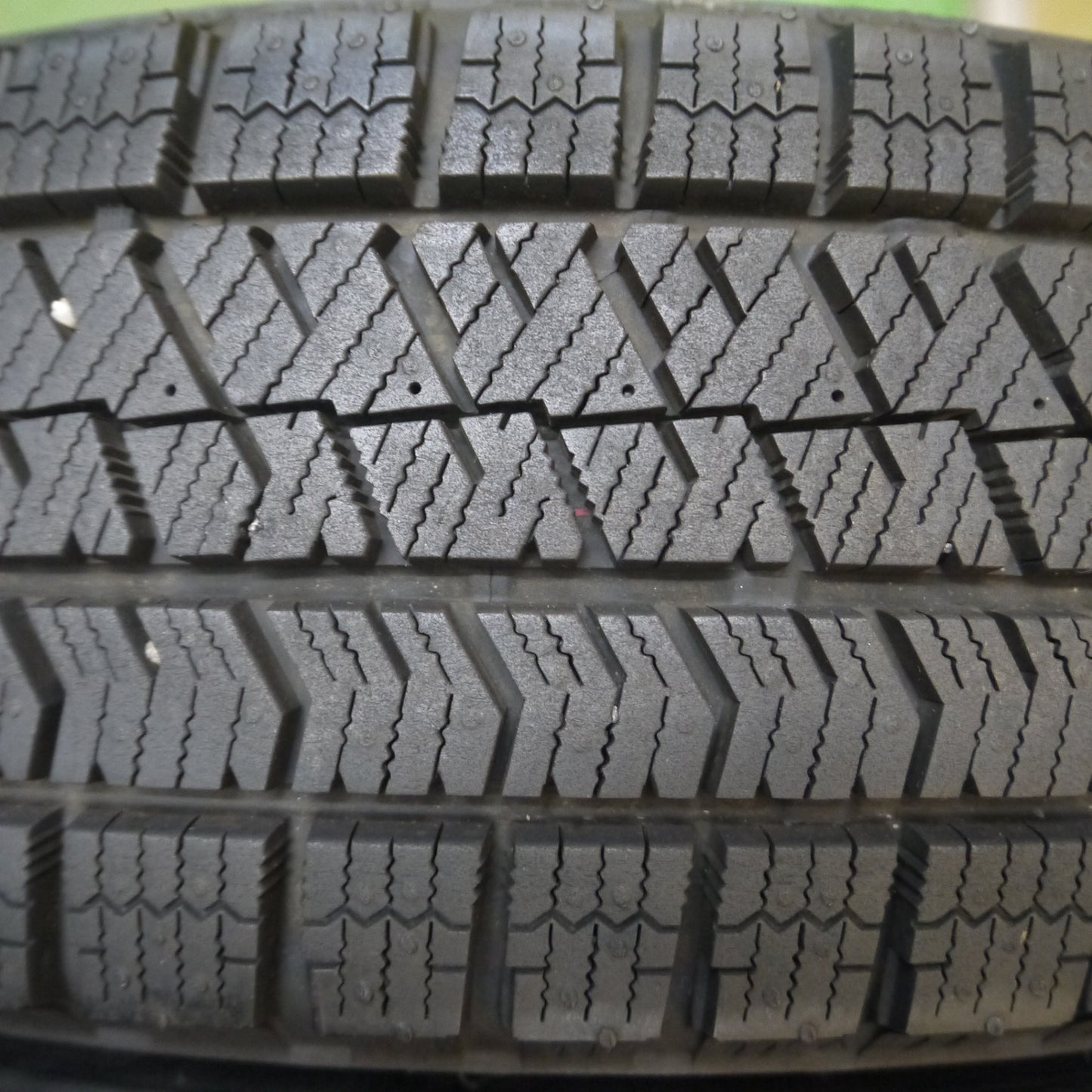 *送料無料* バリ溝！21年！9.5分★スタッドレス 155/65R14 ブリヂストン ブリザック VRX2 スチール 14インチ PCD100 114.3/4H マルチ★4040202Hス