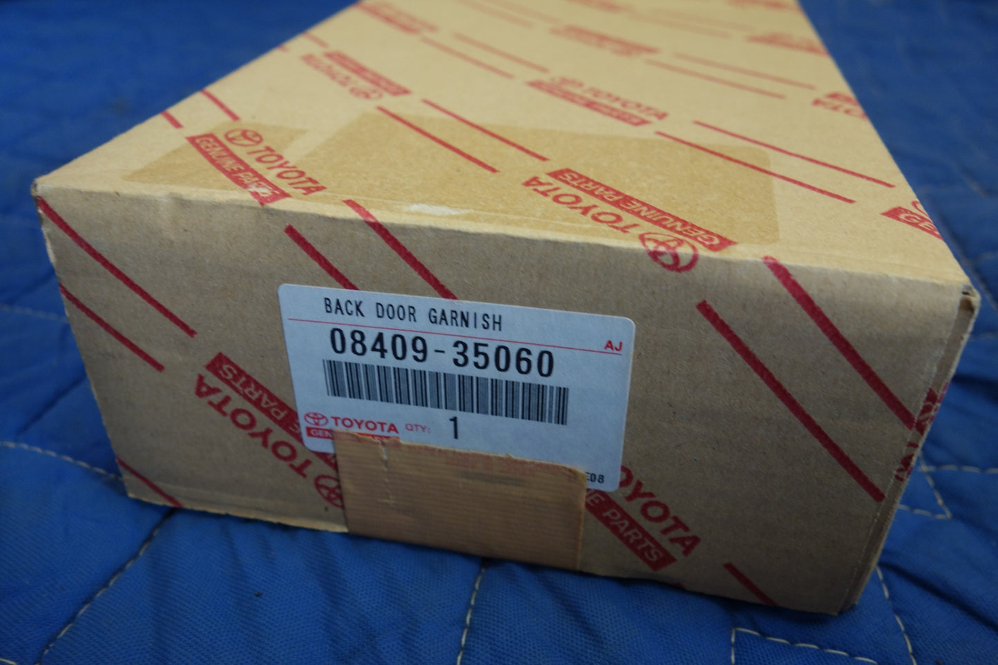 [送料無料] 新車外し☆トヨタ 215系 ハイラックス サーフ 純正 リア ガーニッシュ 08409-35060 ブラック カー パーツ☆