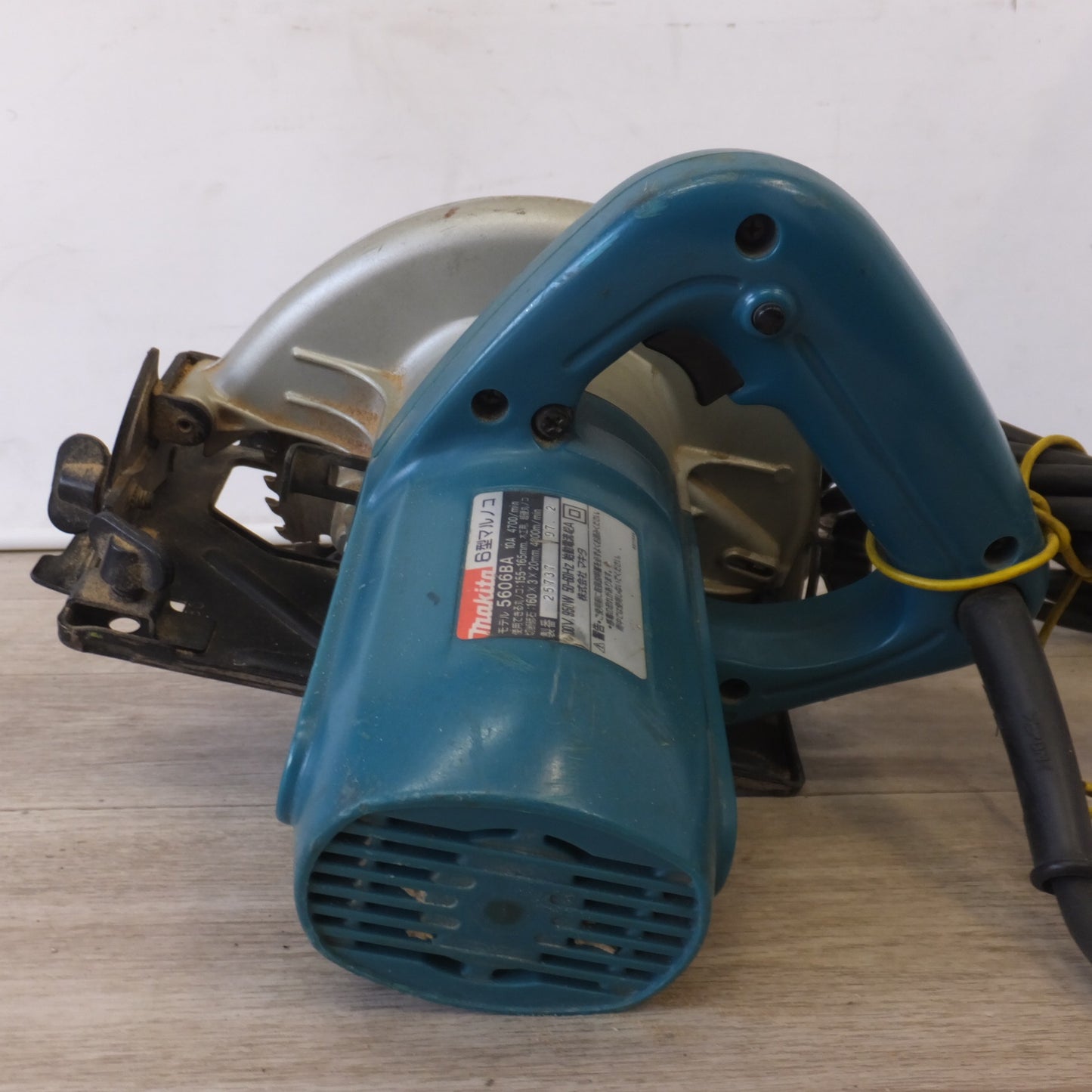 [送料無料] ★マキタ makita 6型マルノコ 5606BA　100V 950W 50-60Hz　木工用 超硬丸ノコ★