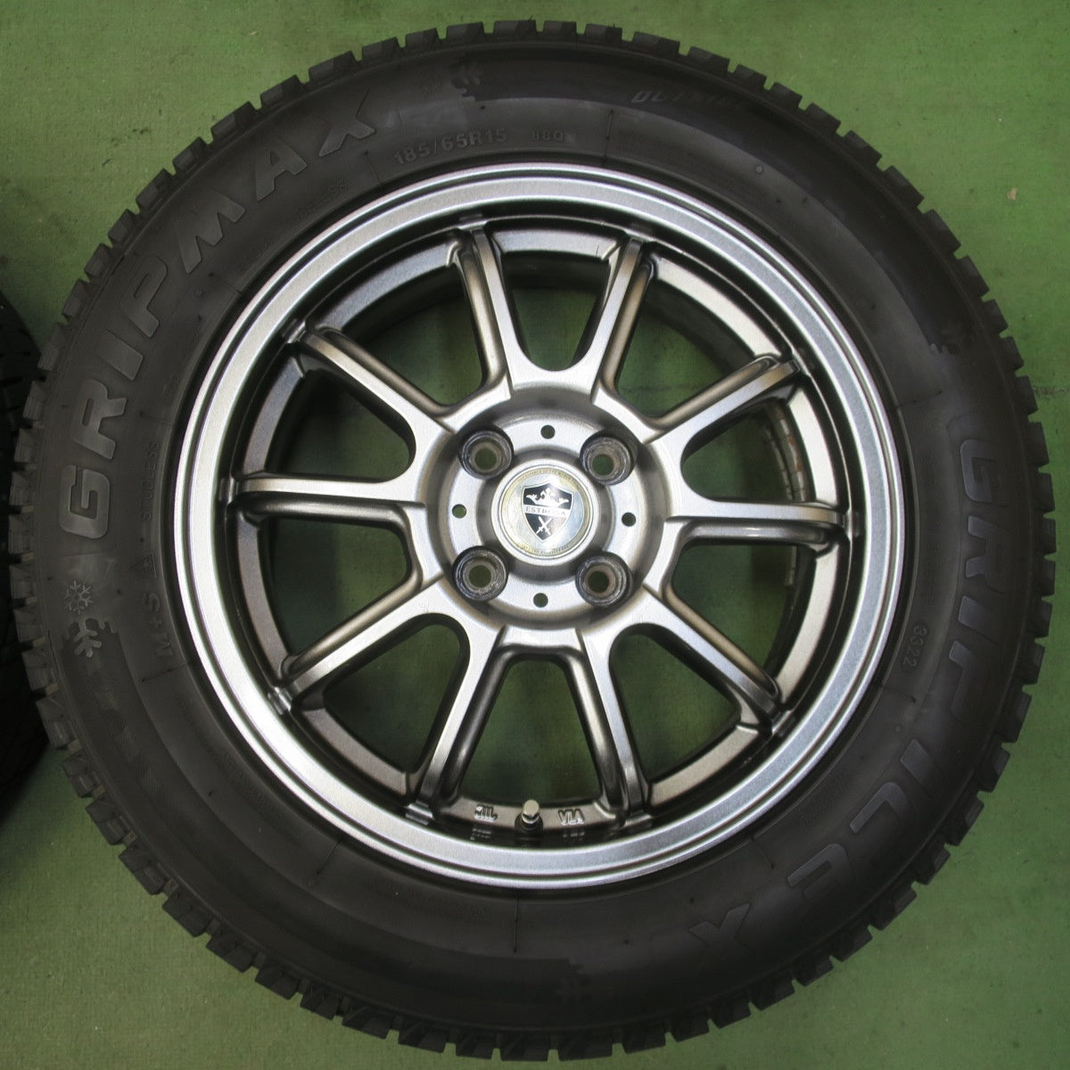 キレイ！22年◎スタッドレス 185/65R15 グリップマックス GRIP ICE X ESTROSA エステローザ 15インチ PCD100/4H◎6081608イス