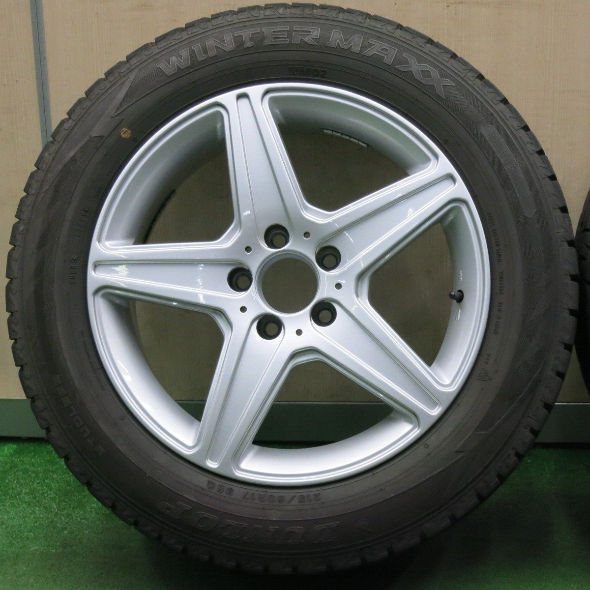 バリ溝！キレイ！9.5分★ベンツ 等 AGA Burg 215/60R17 スタッドレス ダンロップ ウインターマックス WM02 17インチ ブルグ PCD112/5H★5012103NJス