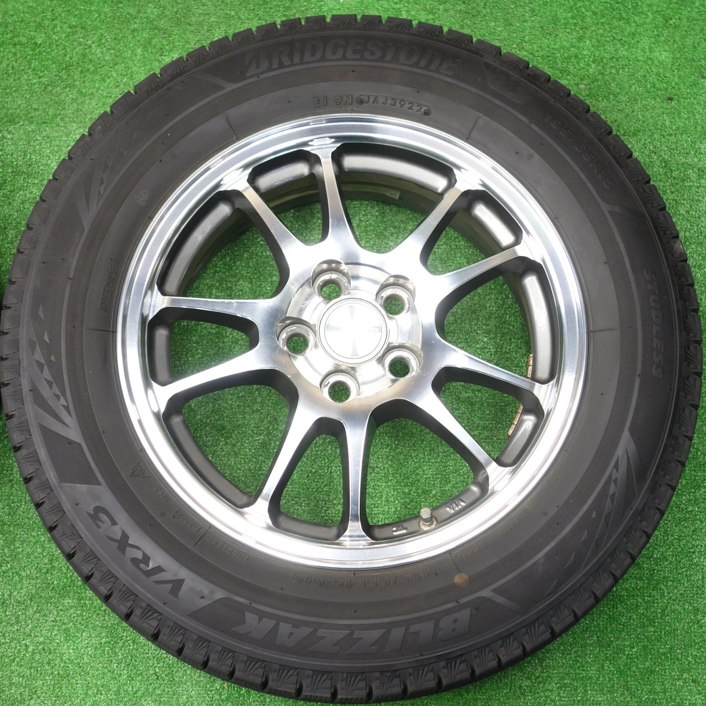 バリ溝！22年！9.5分★プリウス 等 195/65R15 スタッドレス ブリヂストン ブリザック VRX3 ECO FORME エコフォルム 15インチ PCD100/5H★5120603KTス