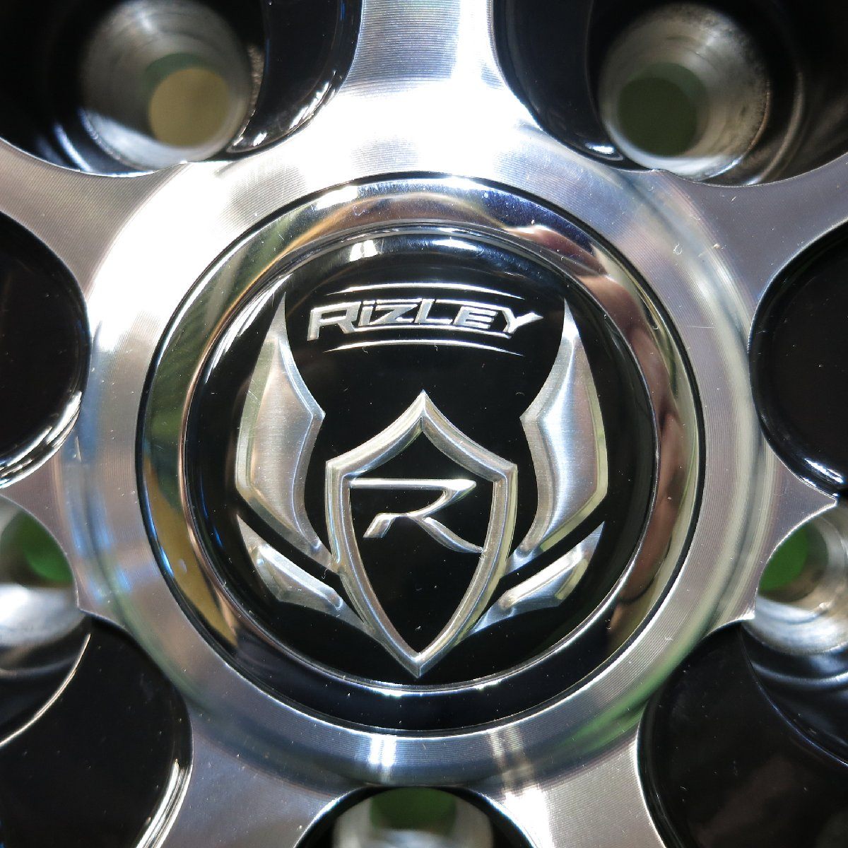 *送料無料* バリ溝！22年！9分★215/45R18 ヨコハマ BluEarth-RV RV03 RiZLEY ライツレー 18インチ PCD114.3/5H★3052302Hノ
