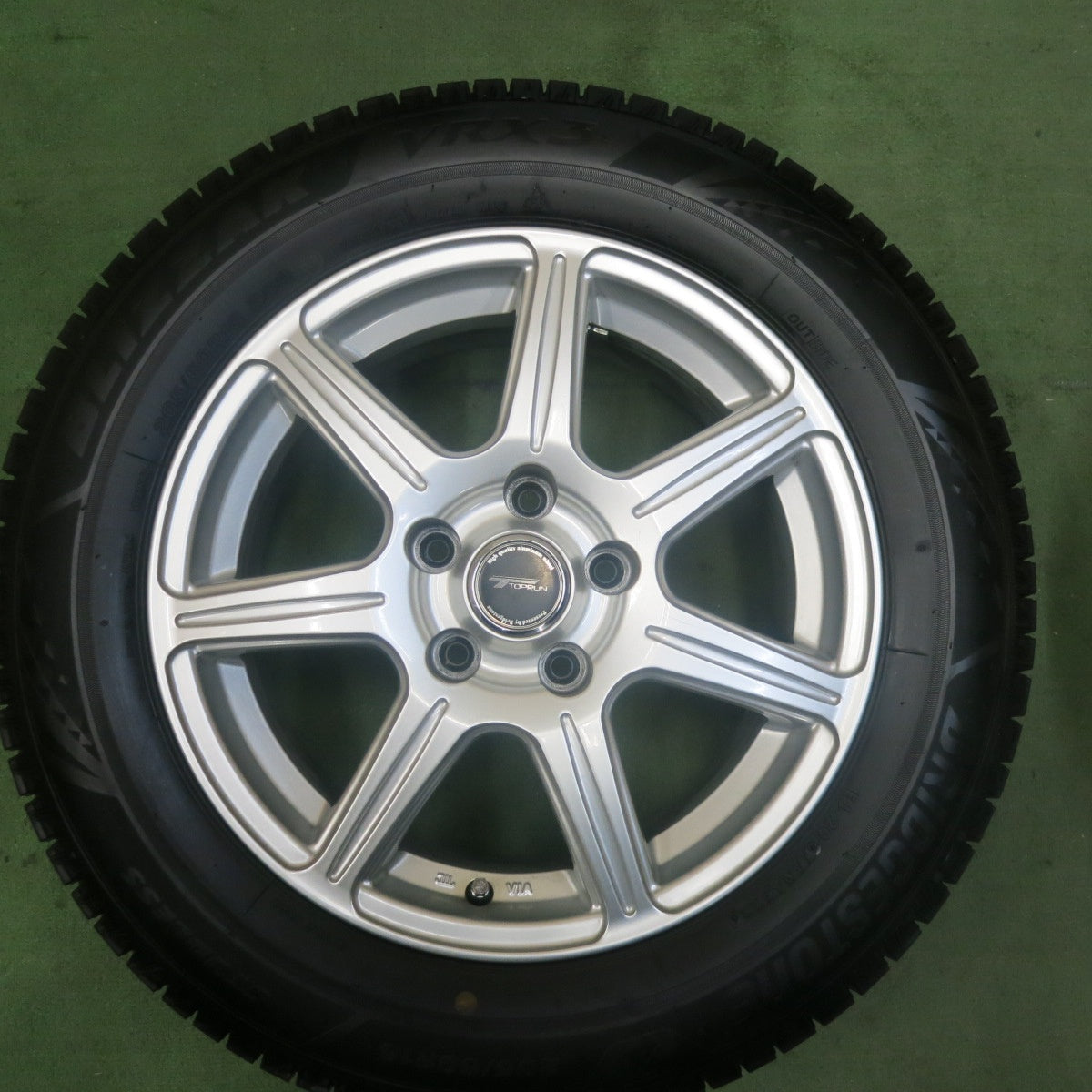 バリ溝！22年！キレイ！9.5分★スタッドレス 205/60R16 ブリヂストン ブリザック VRX3 TOPRUN トップラン 16インチ PCD114.3/5H★5112705SKス