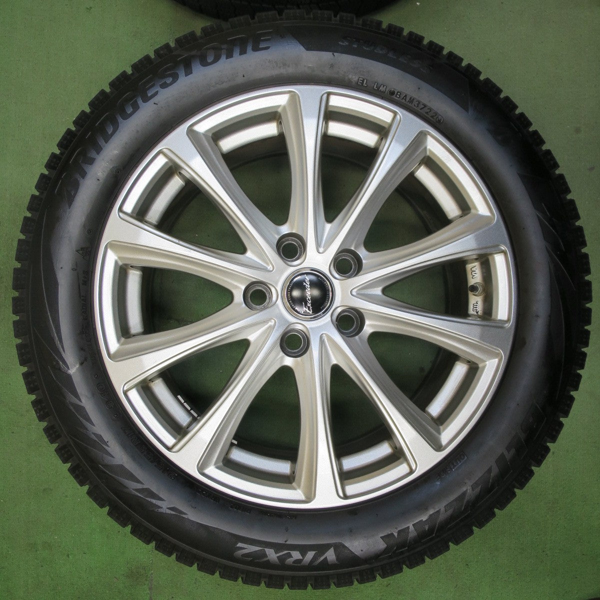 バリ溝！22年！キレイ！8.5分★スタッドレス 215/55R17 ブリヂストン ブリザック VRX2 Exceeder エクシーダー 17インチ PCD114.3/5H★5111201TTス