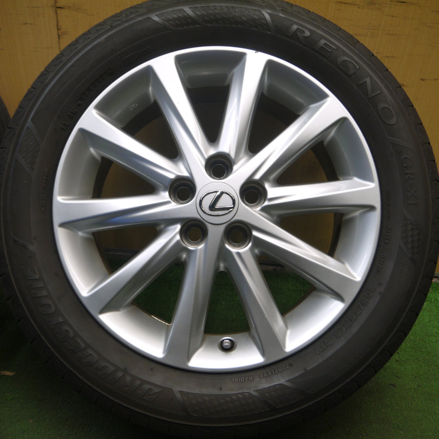 *送料無料* バリ溝！キレイ！9.5分★レクサス CT200h 純正 205/55R16 ブリヂストン レグノ GR-XI 16インチ PCD100/5H★4031904Hノ