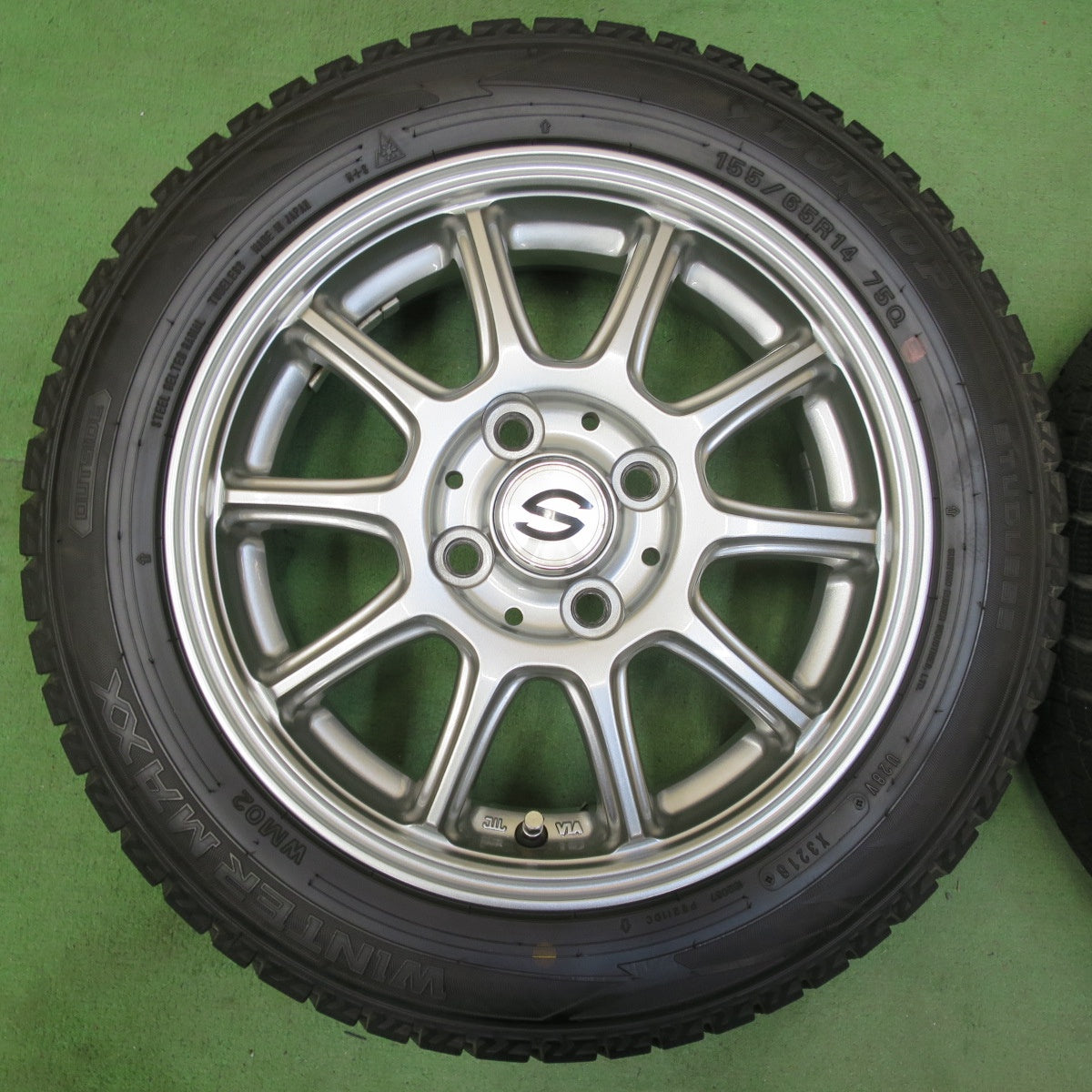 バリ溝！キレイ！9.5分★スタッドレス 155/65R14 ダンロップ ウインターマックス WM02 社外 アルミ 14インチ PCD100/4H★5051509イス