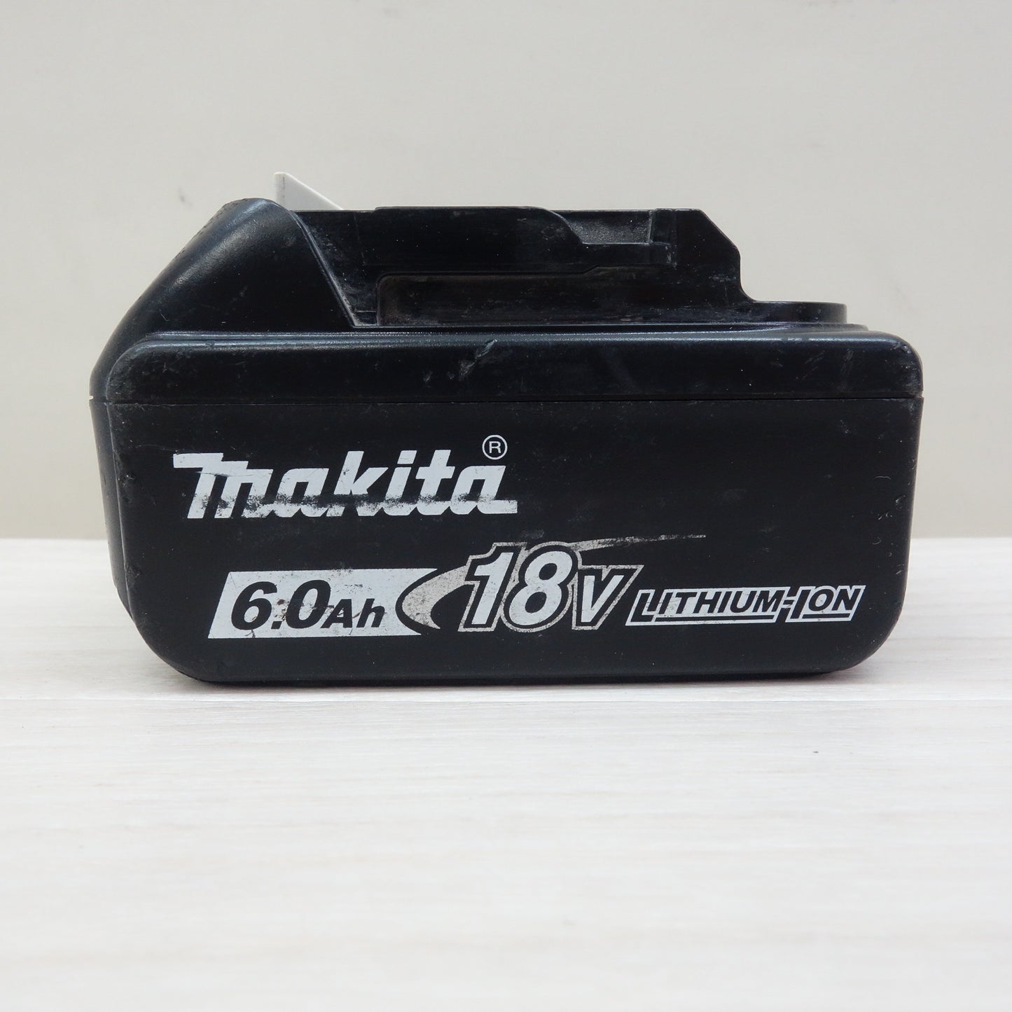[送料無料] ☆マキタ 18V Li-ion リチウム イオン バッテリー BL1860B 6.0Ah 残量表示 雪☆