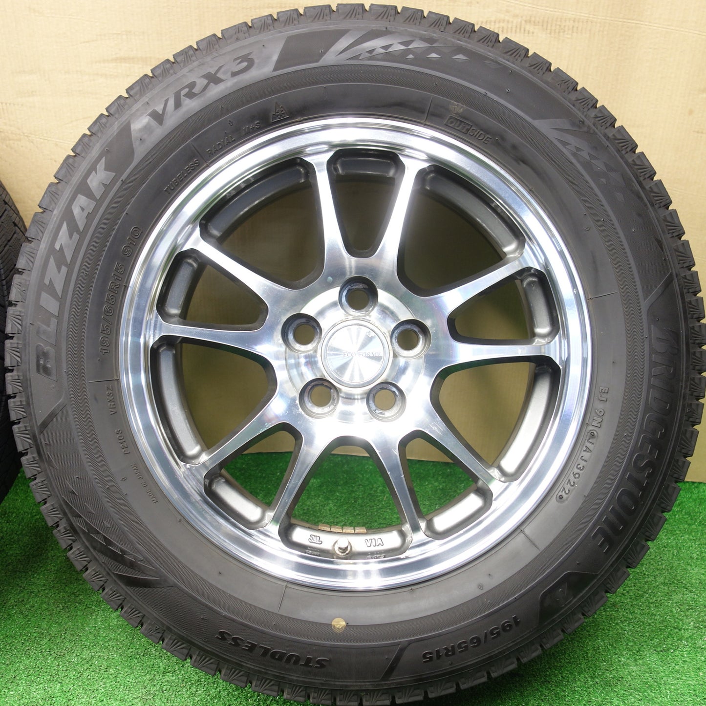 バリ溝！22年！9.5分★プリウス 等 195/65R15 スタッドレス ブリヂストン ブリザック VRX3 ECO FORME エコフォルム 15インチ PCD100/5H★5120603KTス