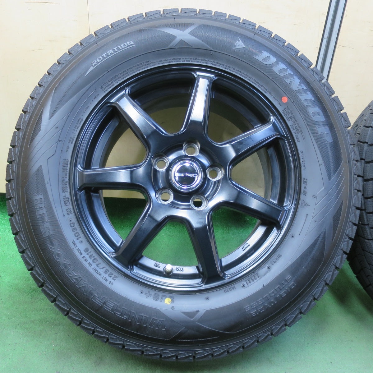 バリ溝！21年！キレイ！9.5分★スタッドレス 225/70R16 ダンロップ ウインターマックス SJ8 SJ8+ PRD 社外 アルミ 16インチ PCD114.3/5H★5110501イス