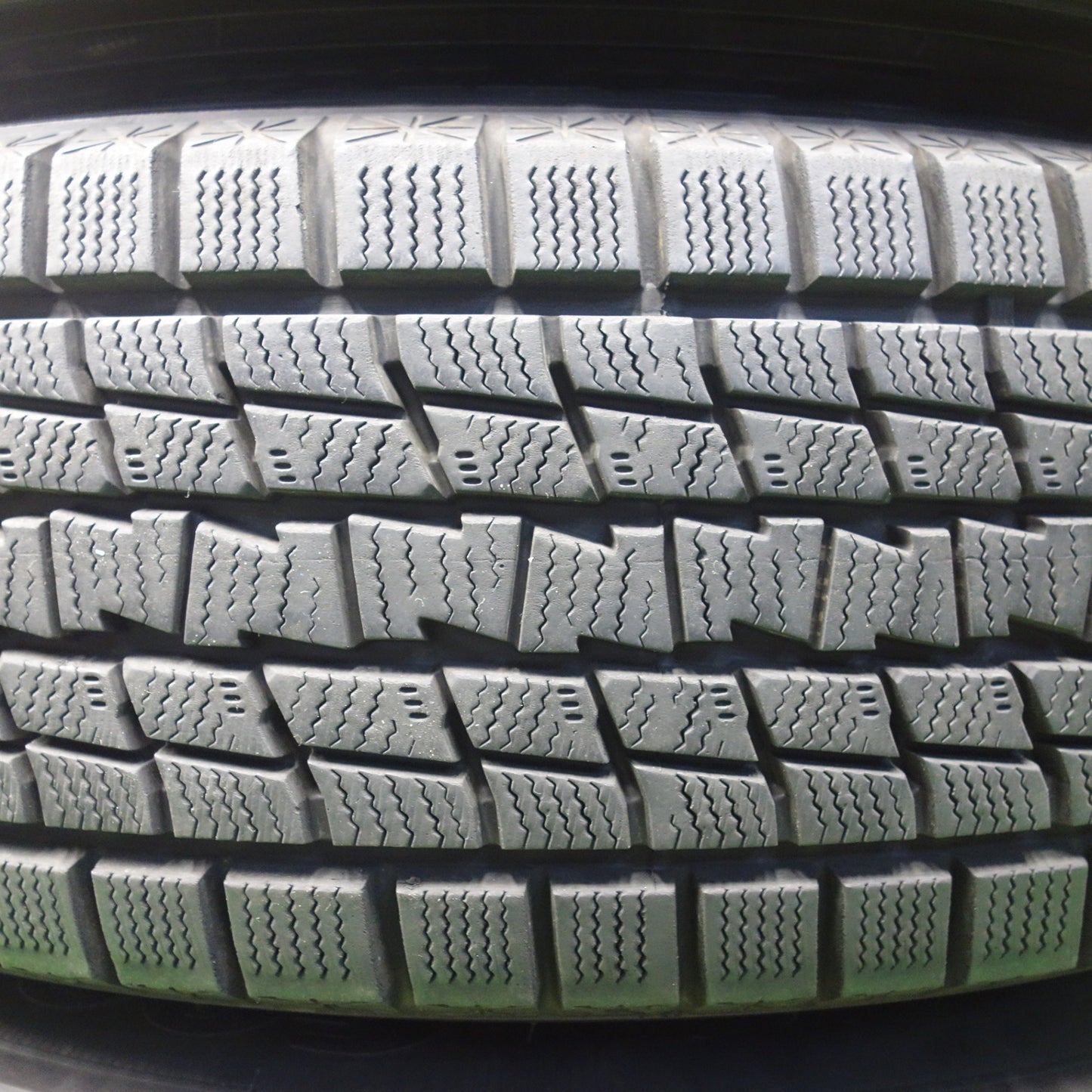 バリ溝！キレイ！9.5分★スタッドレス 225/65R17 グッドイヤー アイスナビ SUV ravrion RS01 ラブリオン 17インチ PCD114.3/5H★5122106KTス