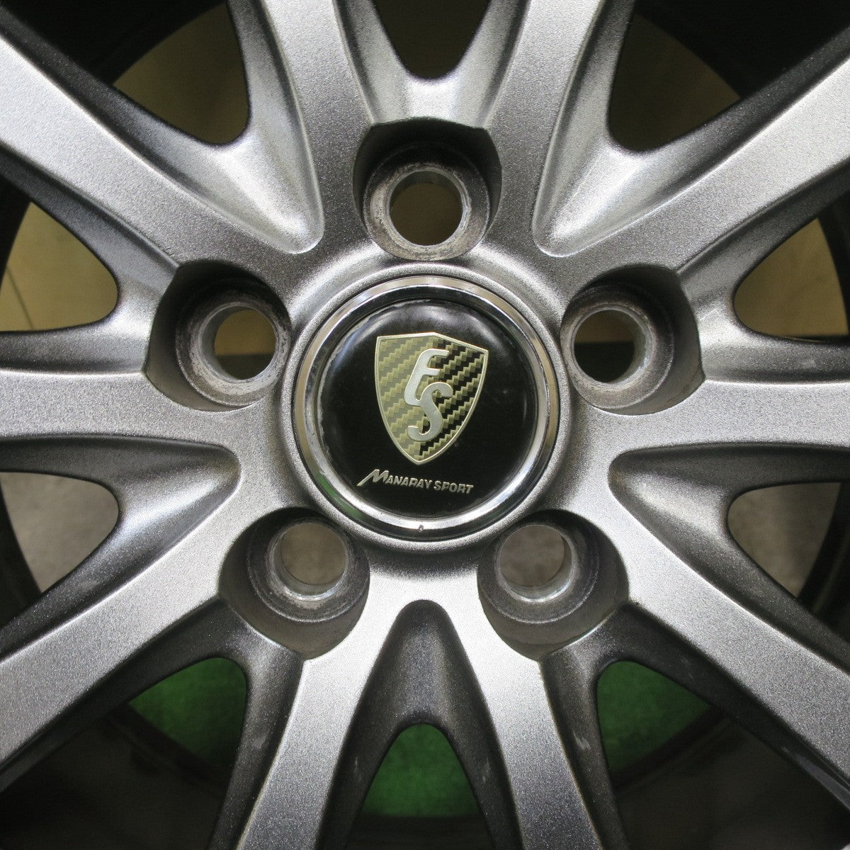 バリ溝！21年！キレイ！9分★プリウス 等 195/65R15 スタッドレス トーヨー オブザーブ GIZ2 MANARAY SPORT 15インチ マナレイ スポーツ PCD100/5H★5052301TTス