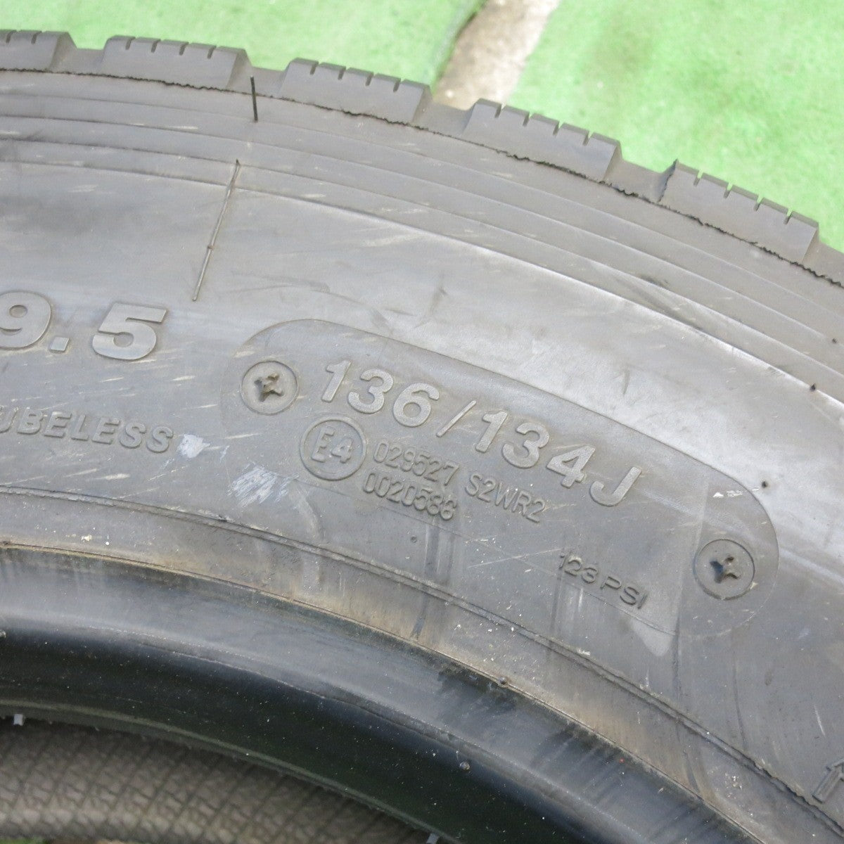 未使用！23年！1本★トラック タイヤ 245/70R19.5 136/134J ブリヂストン エコピア M801 Ⅱ ミックス オールシーズン 19.5インチ★6072903KKスタ
