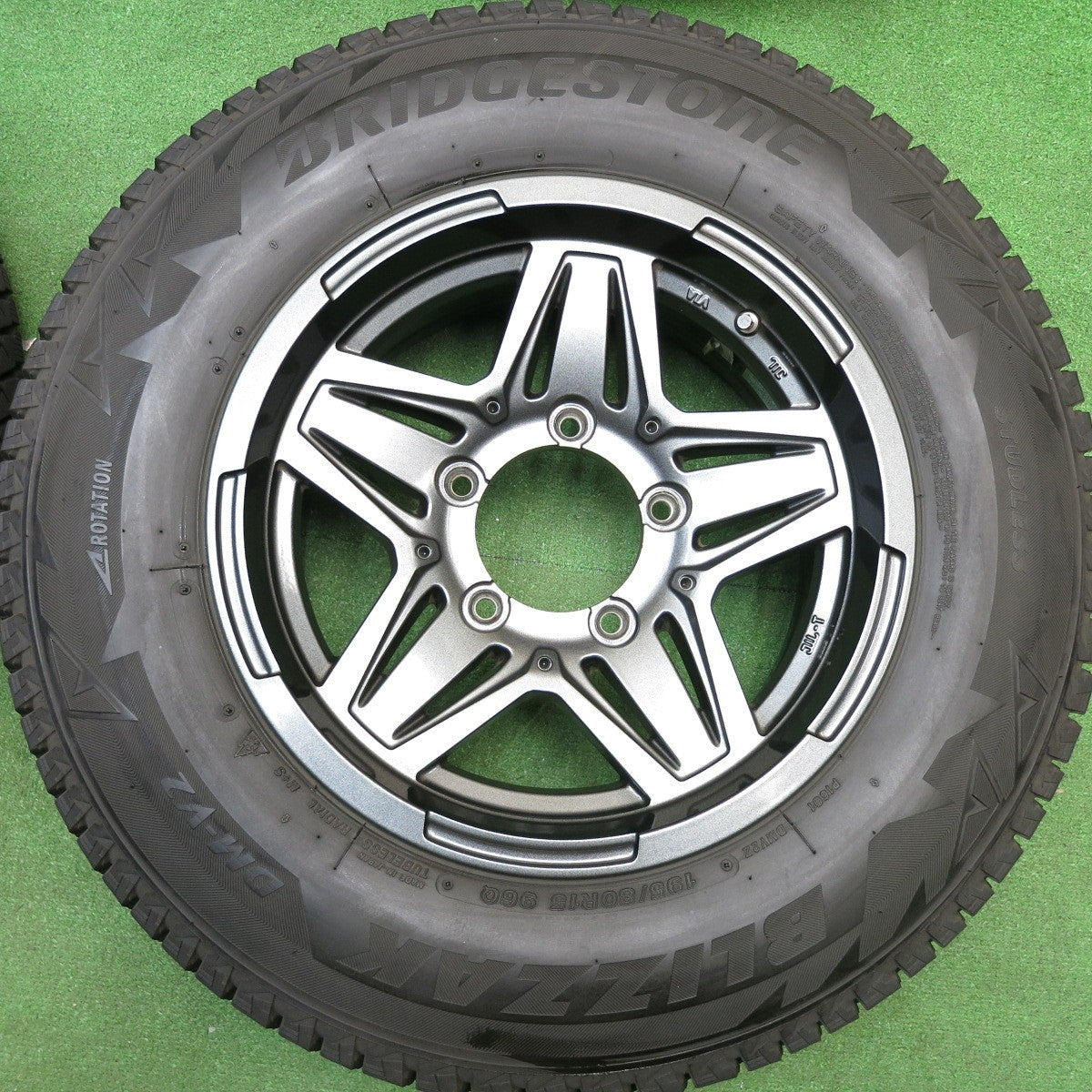 キレイ！21年★ジムニー 等 MAD CROSS JB-01 195/80R15 スタッドレス ブリヂストン ブリザック DM-V2 マッドクロス 15インチ PCD139.7/5H★5121111HAス