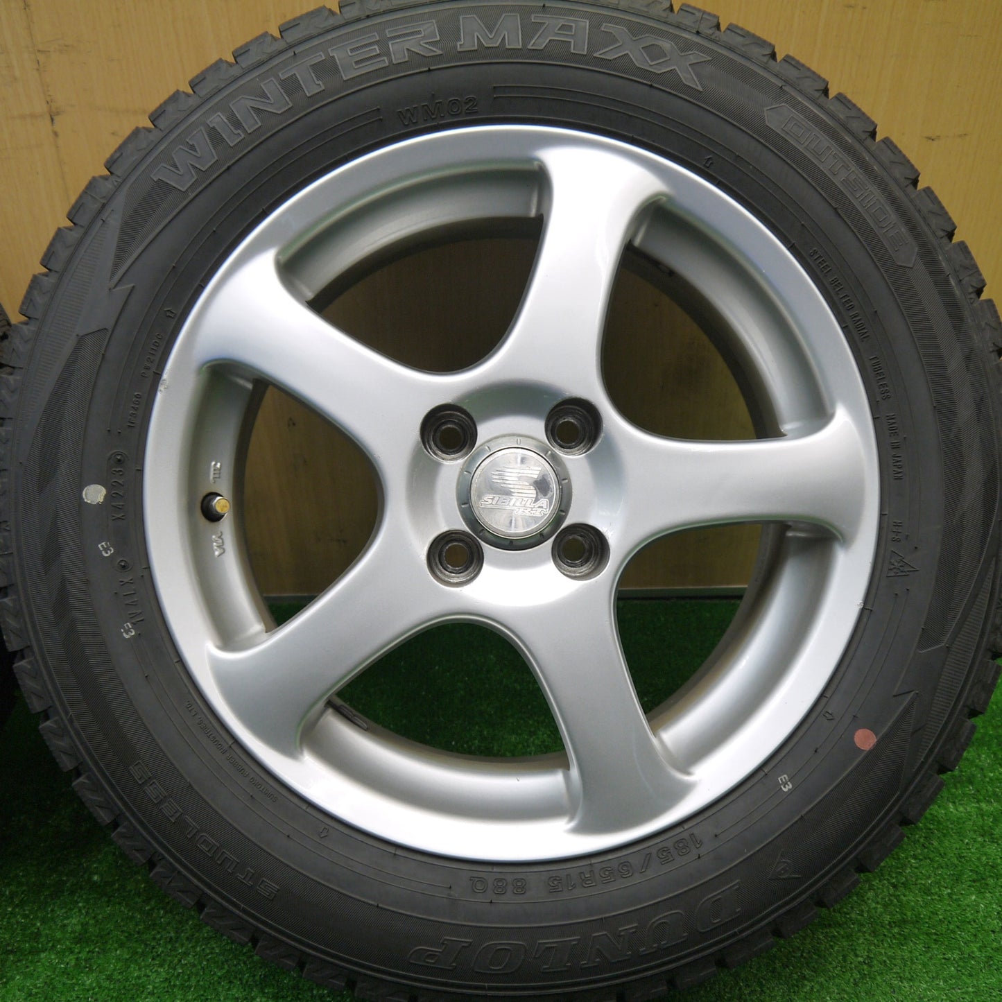 バリ溝！23年！9.5分以上★スタッドレス 185/65R15 ダンロップ ウインターマックス WM02 SIBILLA RT シビラ 15インチ PCD100/4H★5101504Hス
