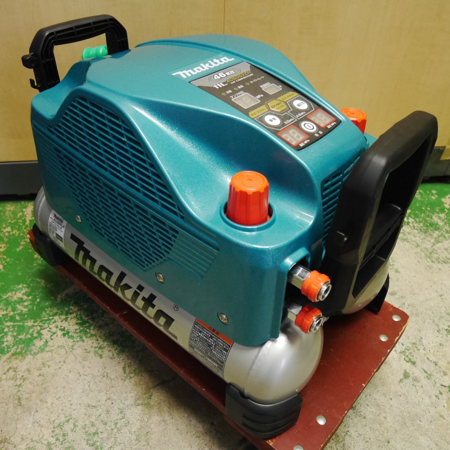 [送料無料] 美品☆マキタ エア コンプレッサー AC500XLH 46気圧 11L エアー ツール 工具 makita 50-60Hz☆